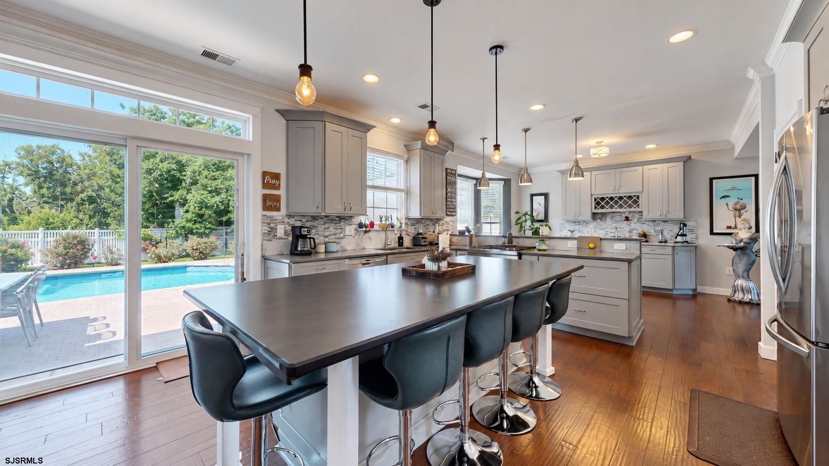 611824 | Photo 11