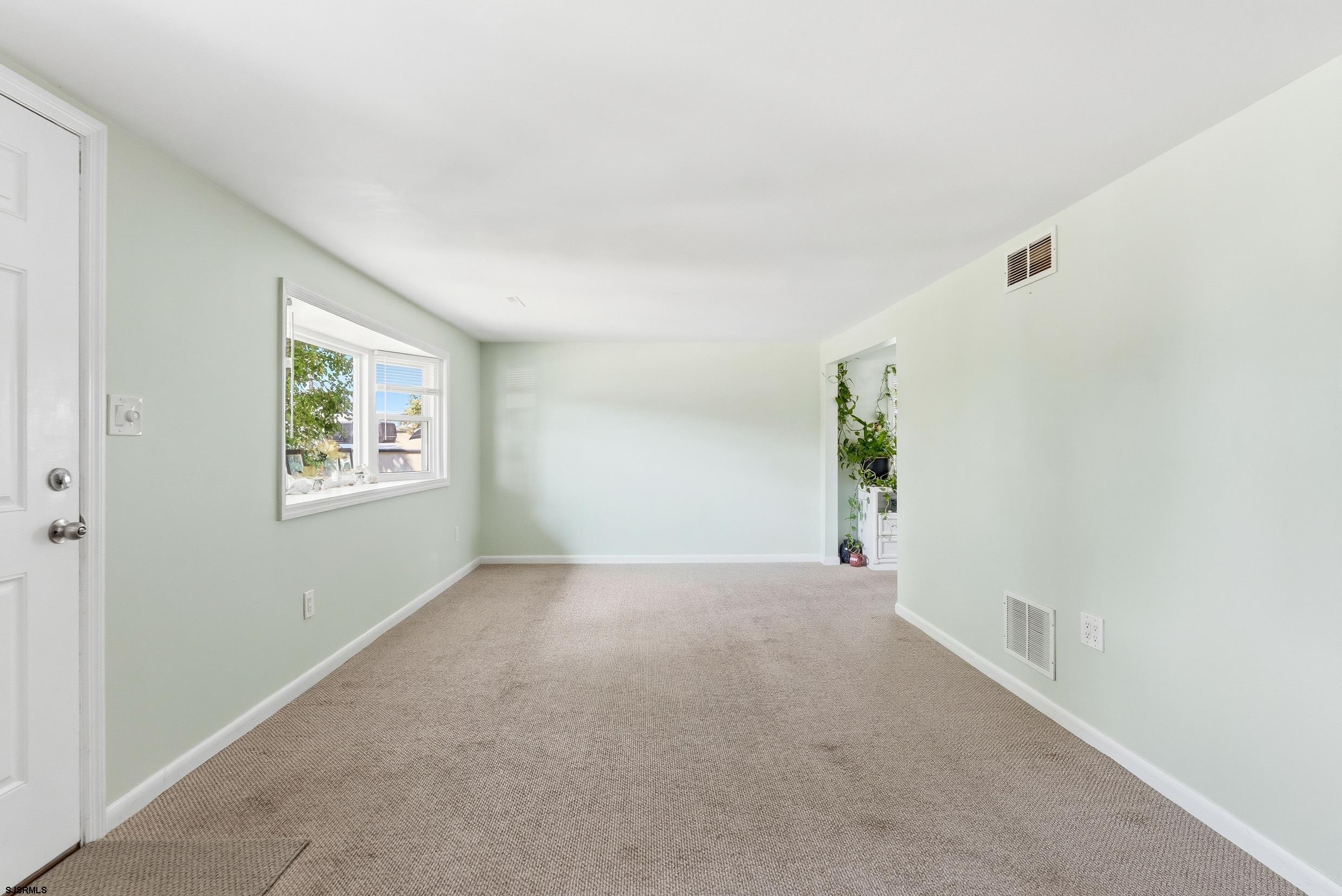 611 N Cambridge Avenue