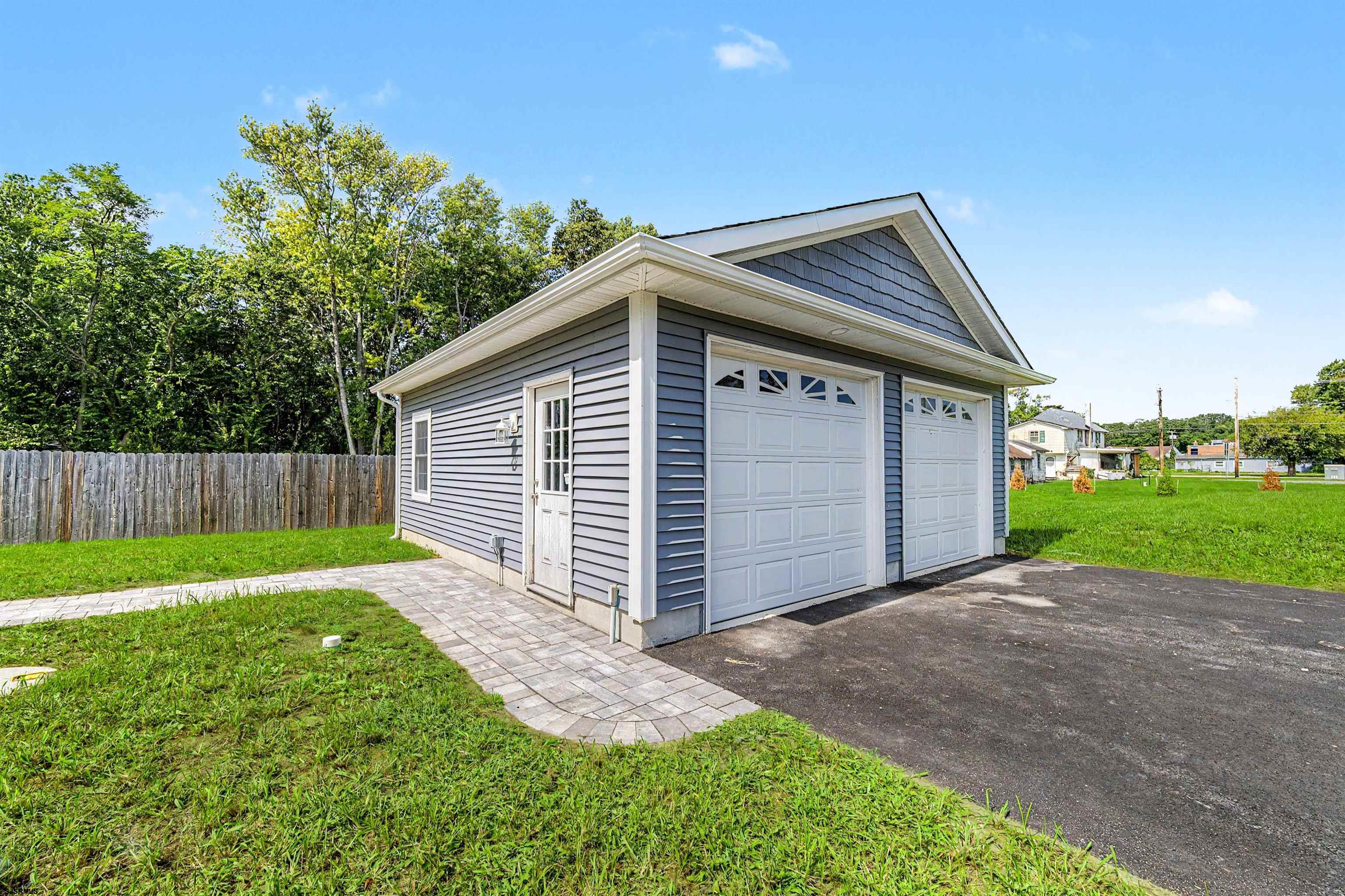 4 S Maple Avenue