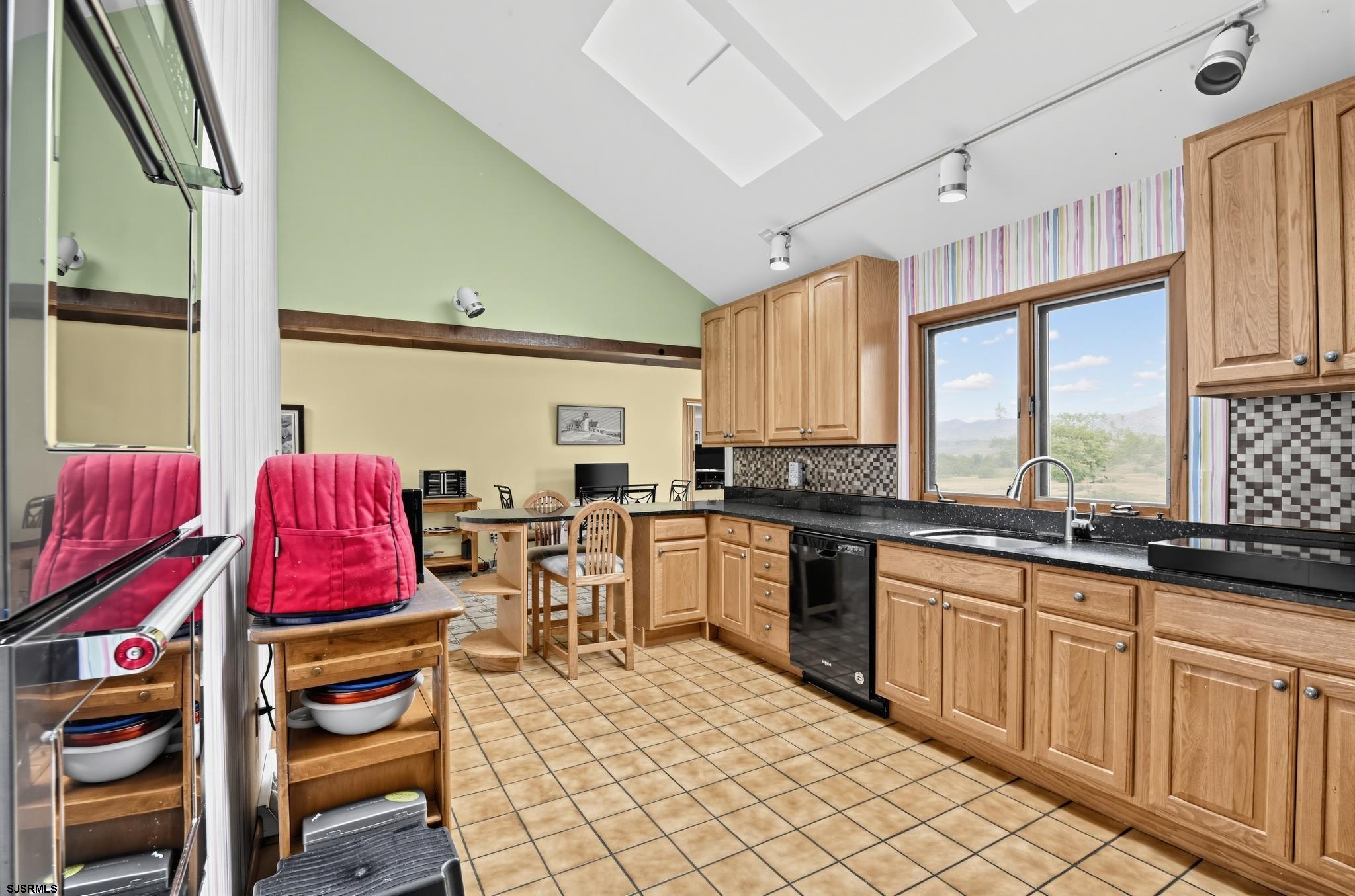 203 Dove Ln
