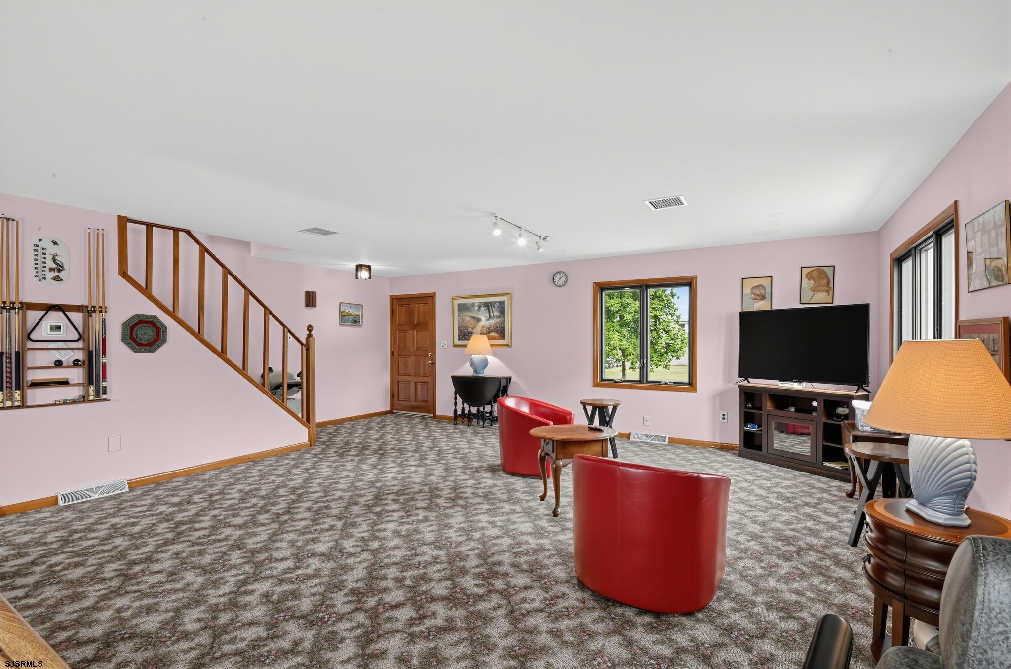 203 Dove Ln