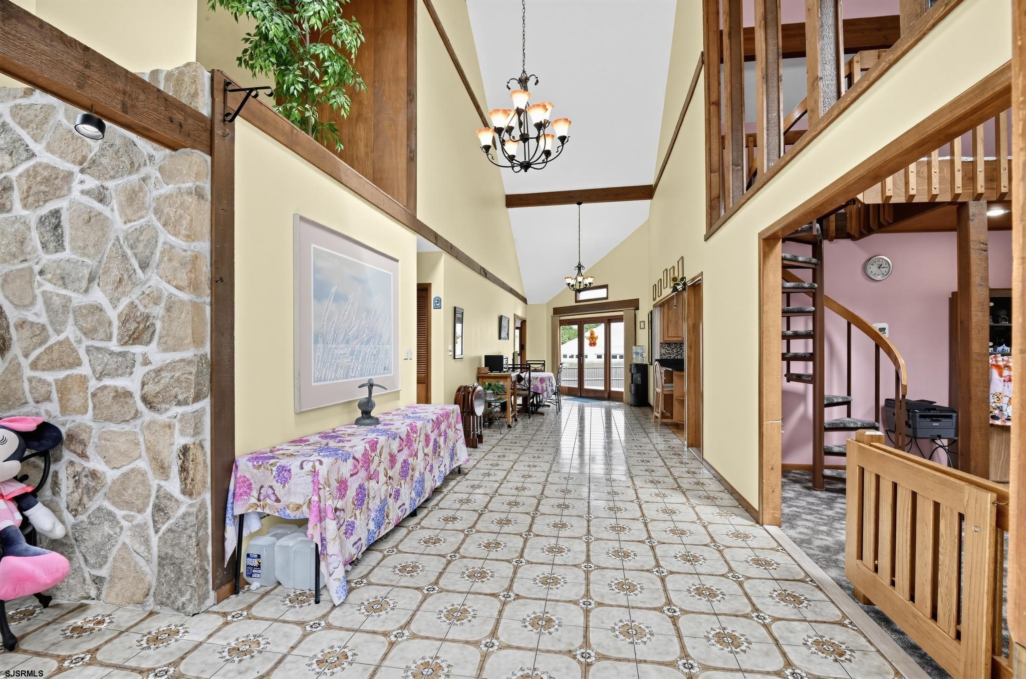 203 Dove Ln - Picture 4