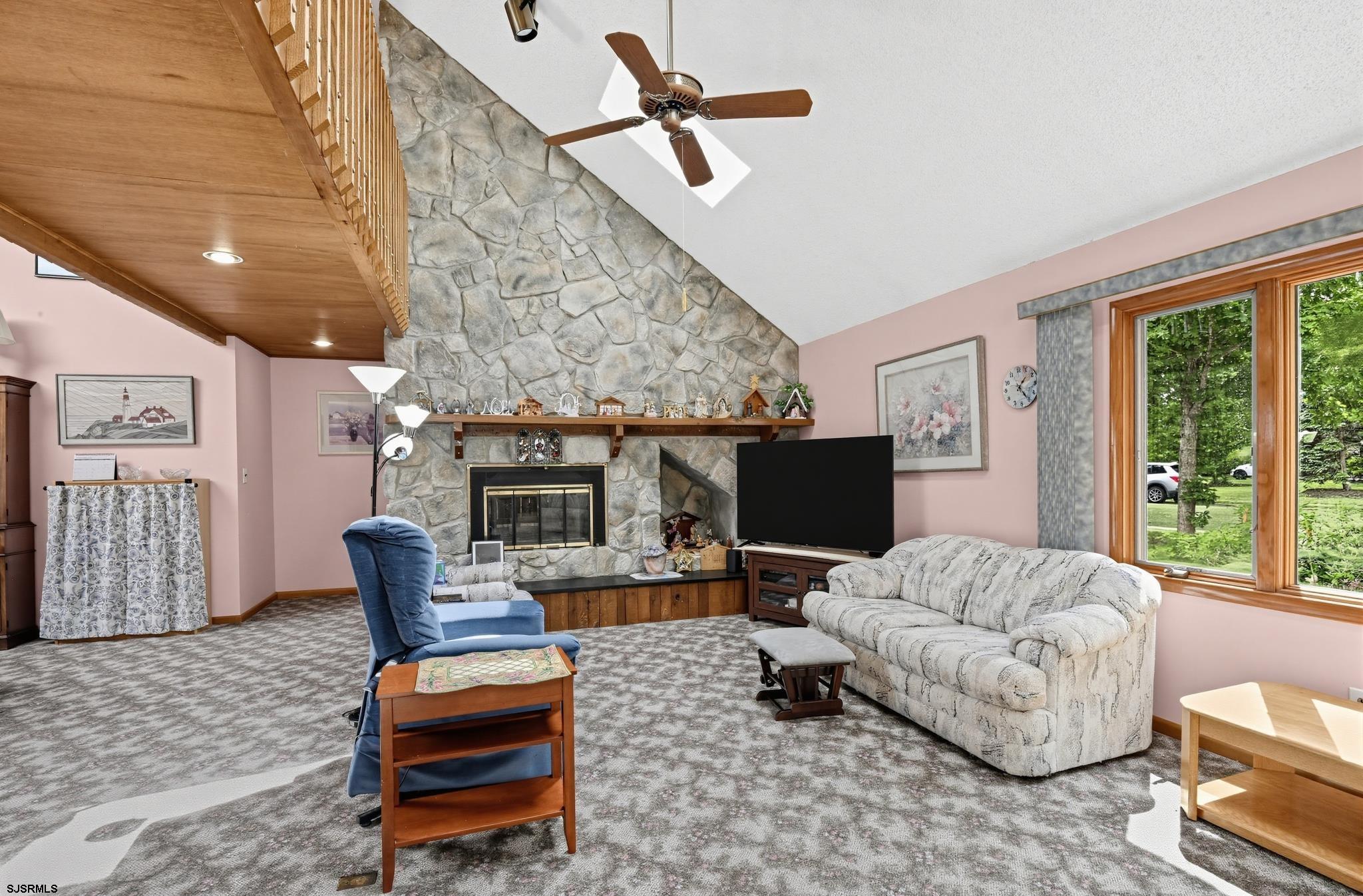 203 Dove Ln