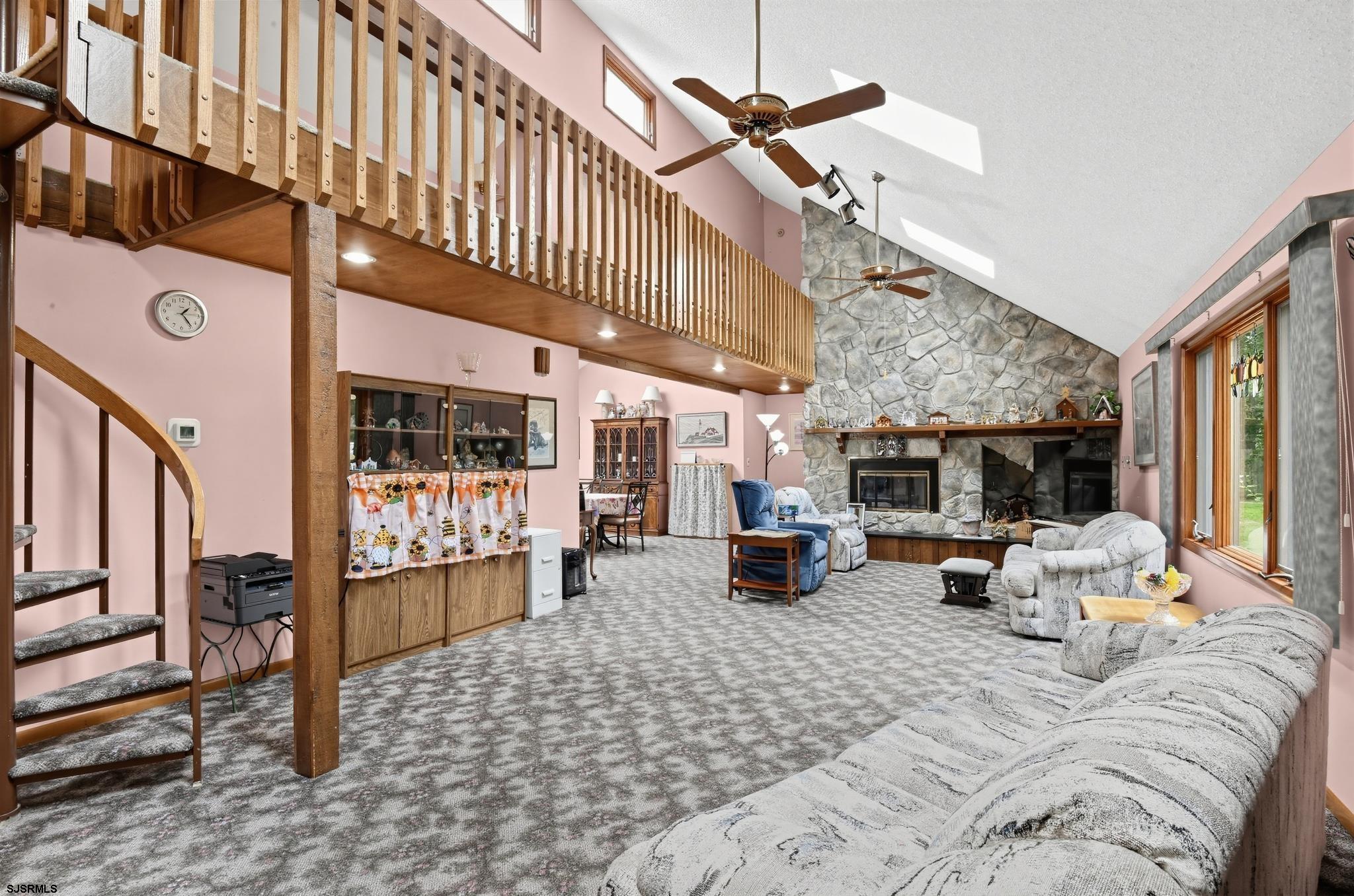 203 Dove Ln