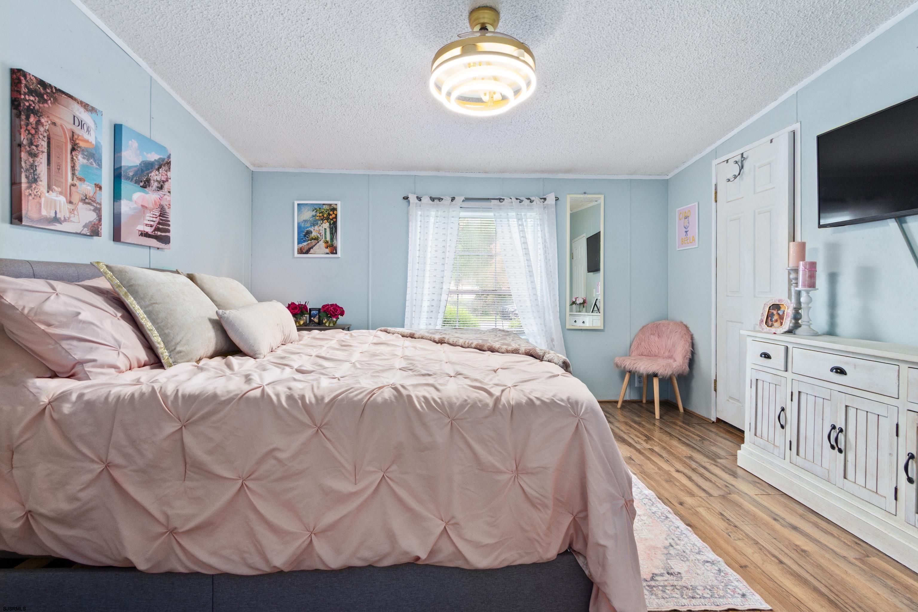 206 Fenton Avenue