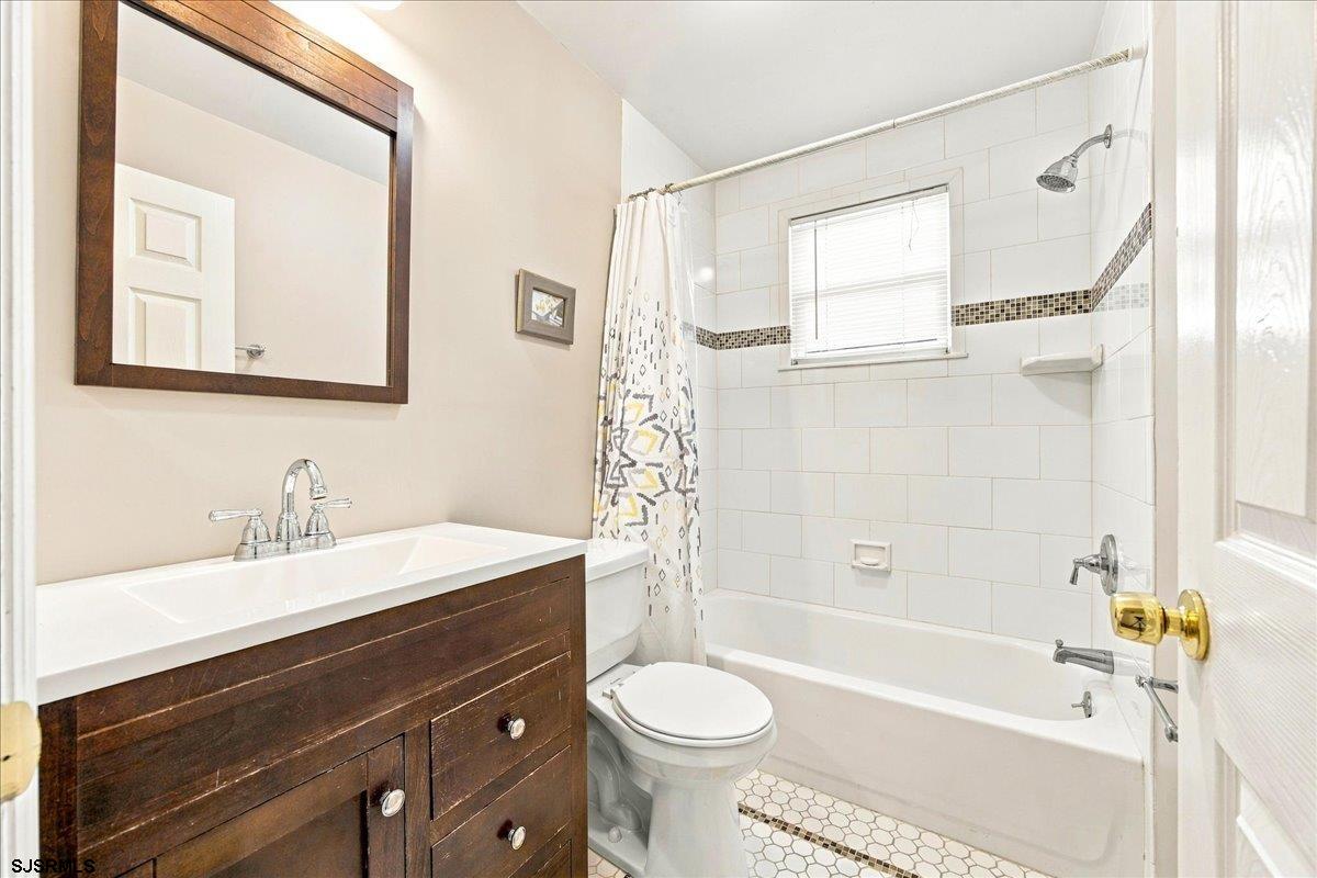 5-7 S Decatur Avenue