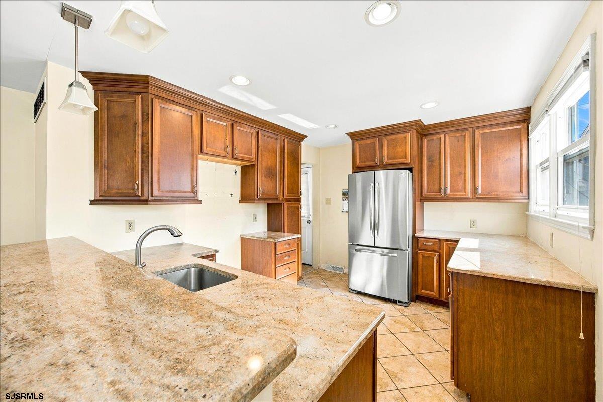 5-7 S Decatur Avenue