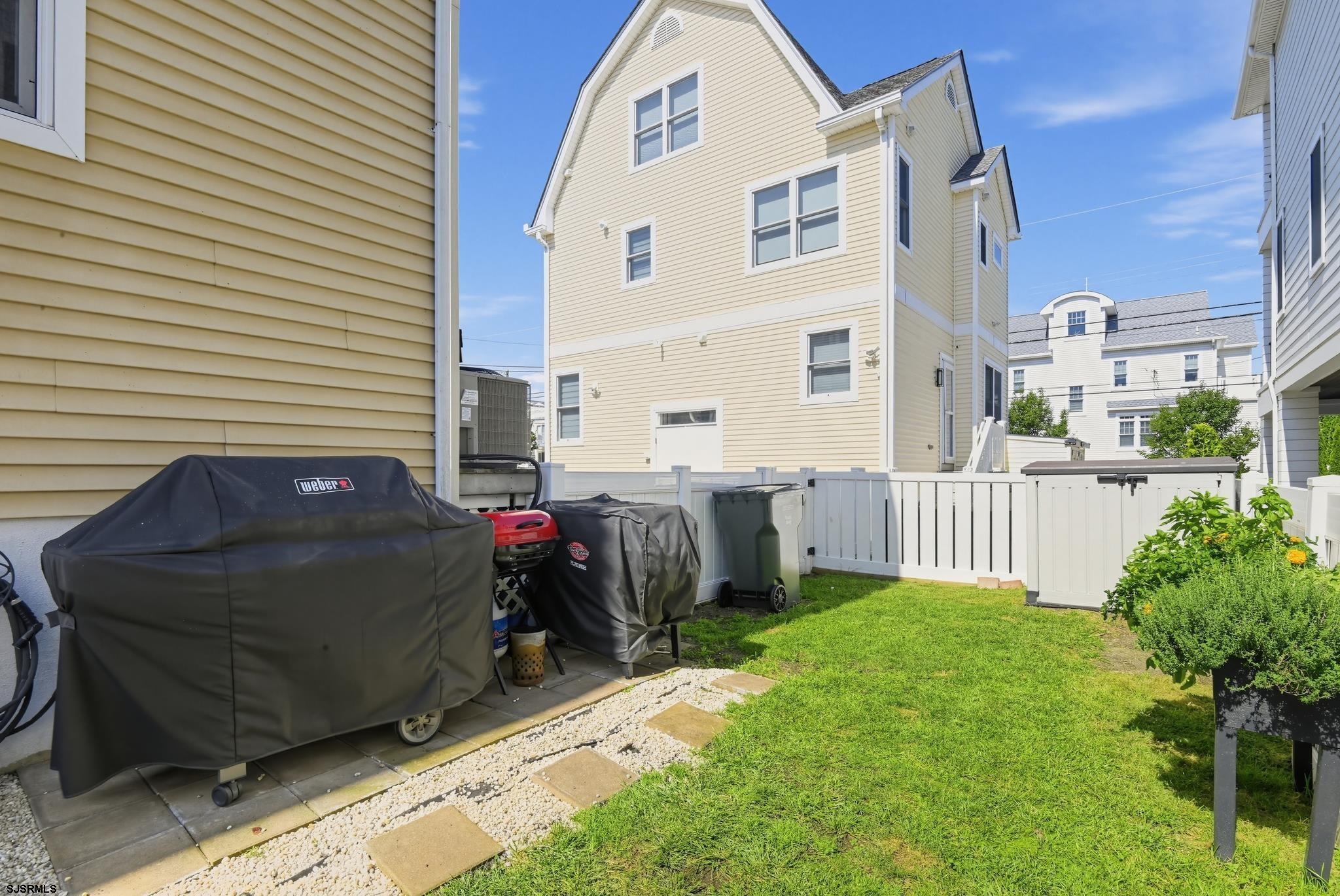 23 N Adams Avenue