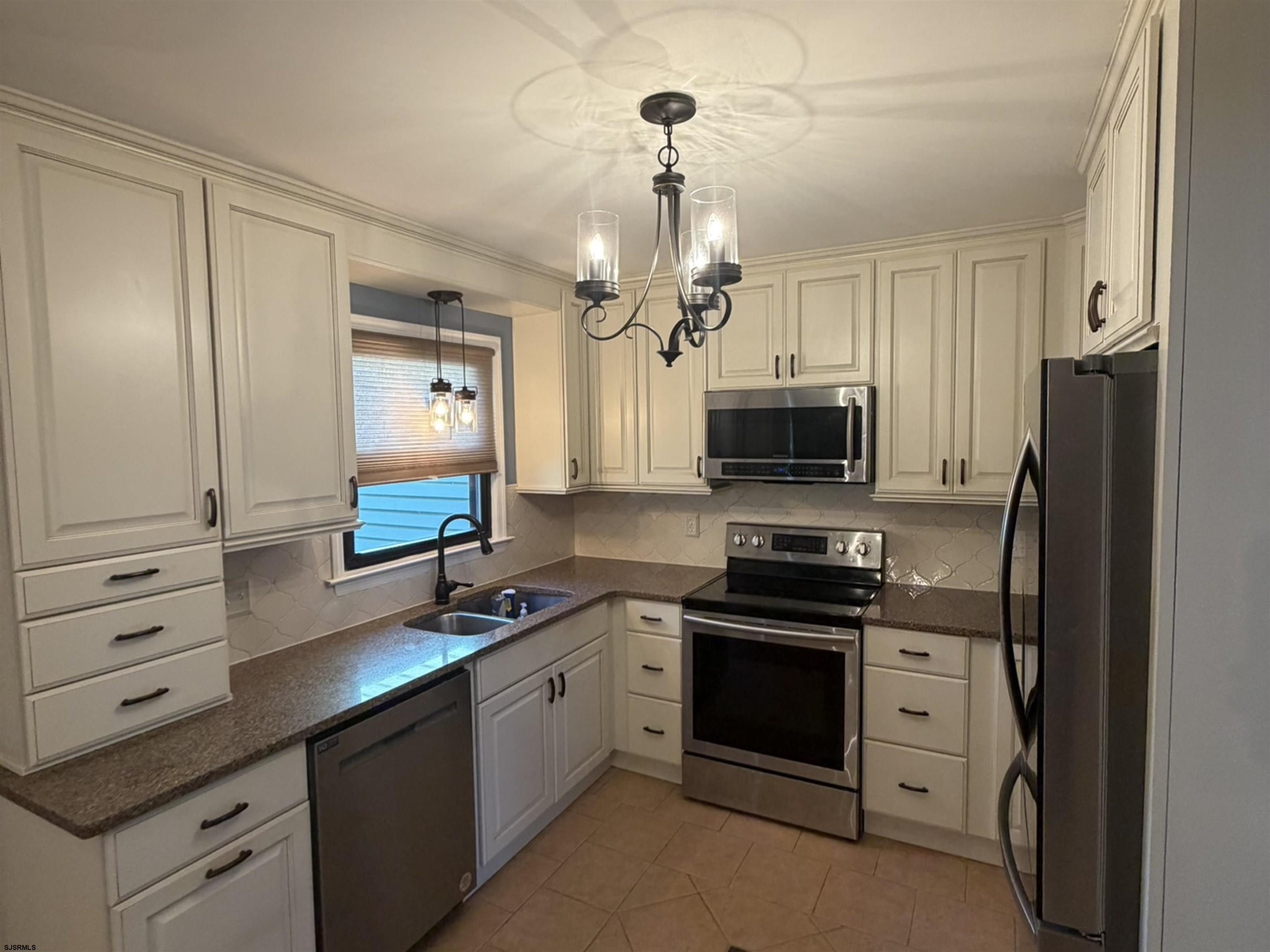 18 Rushwood Dr