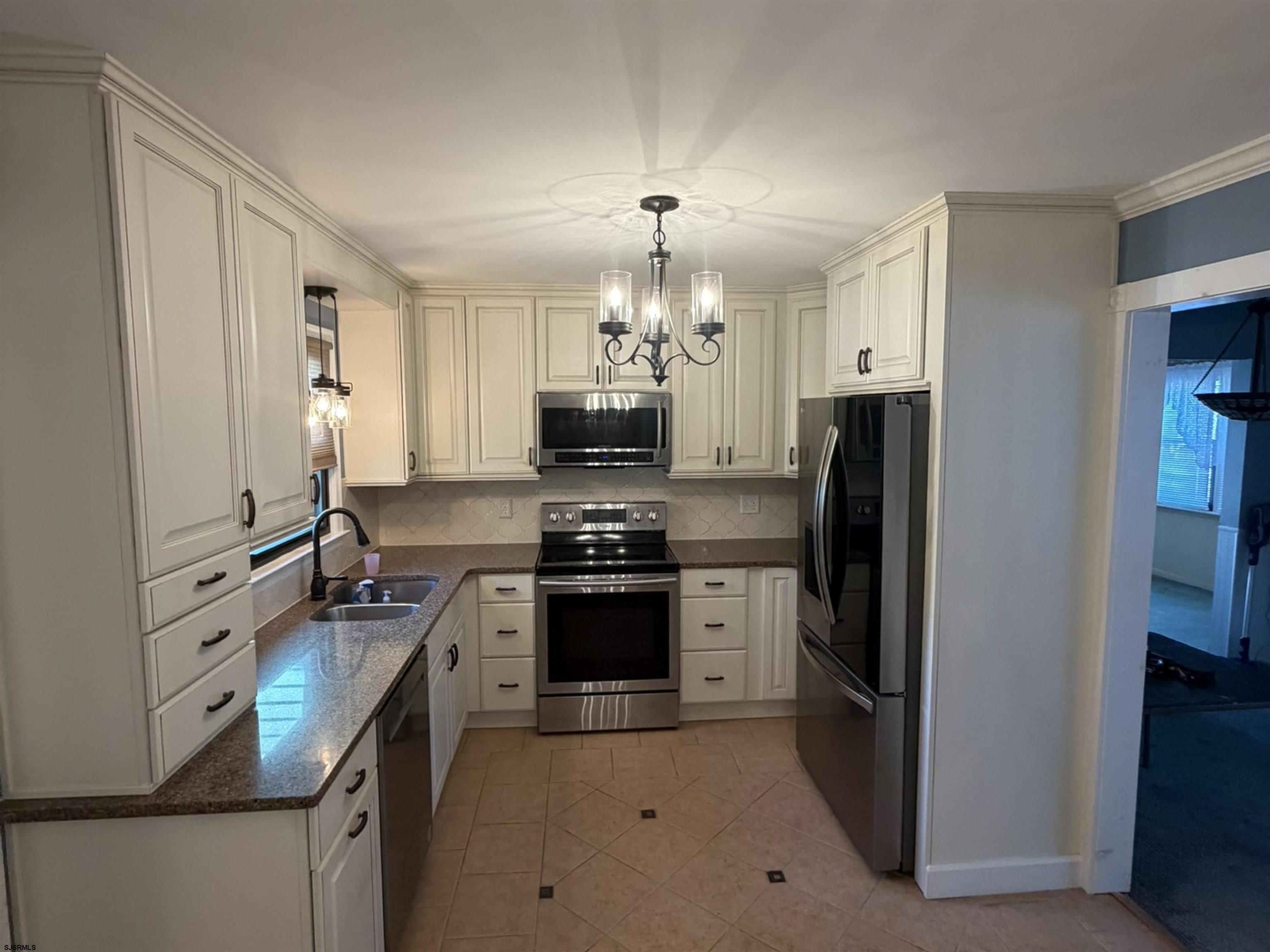 18 Rushwood Dr