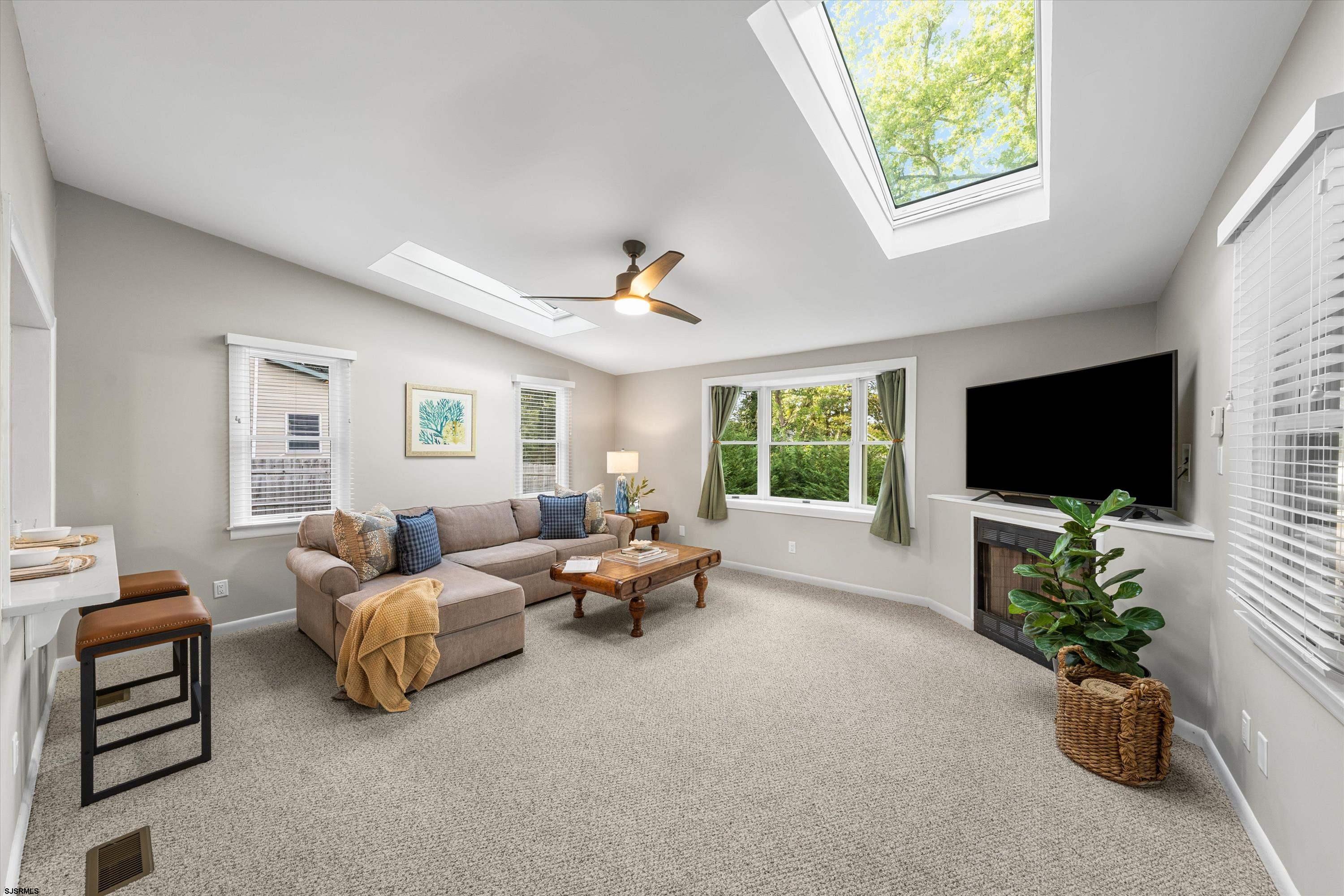 12 Dogwood Dr