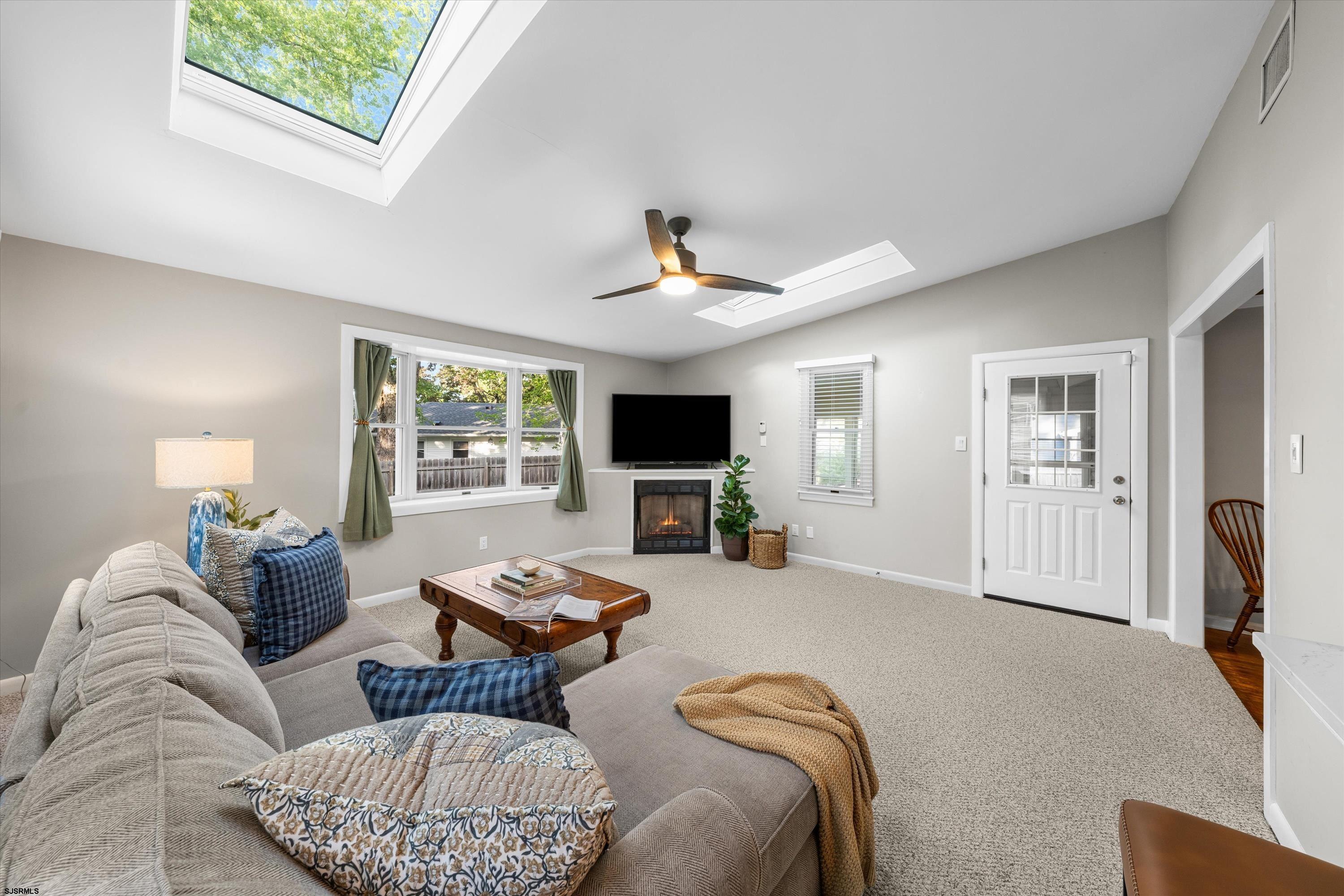 12 Dogwood Dr