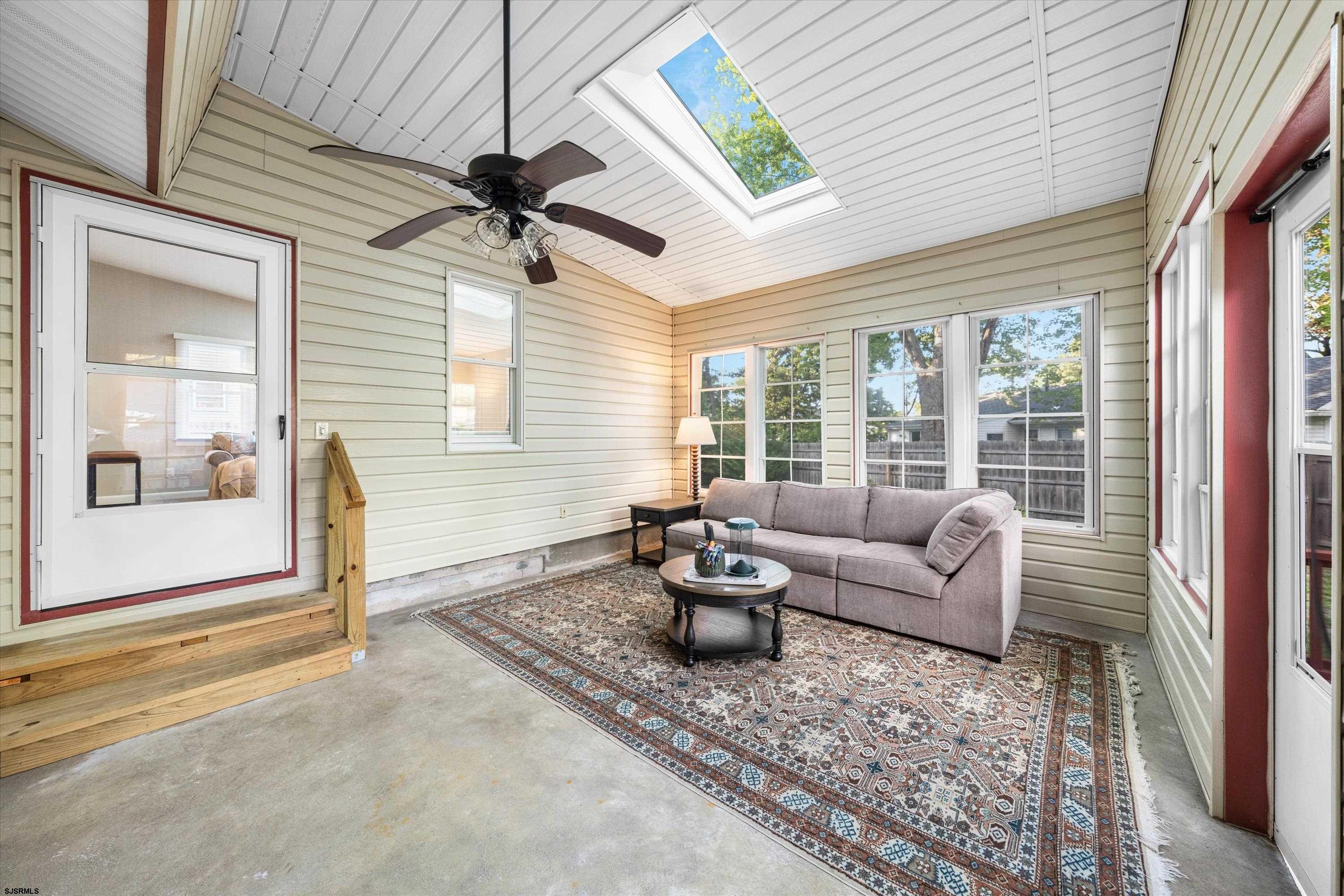 12 Dogwood Dr
