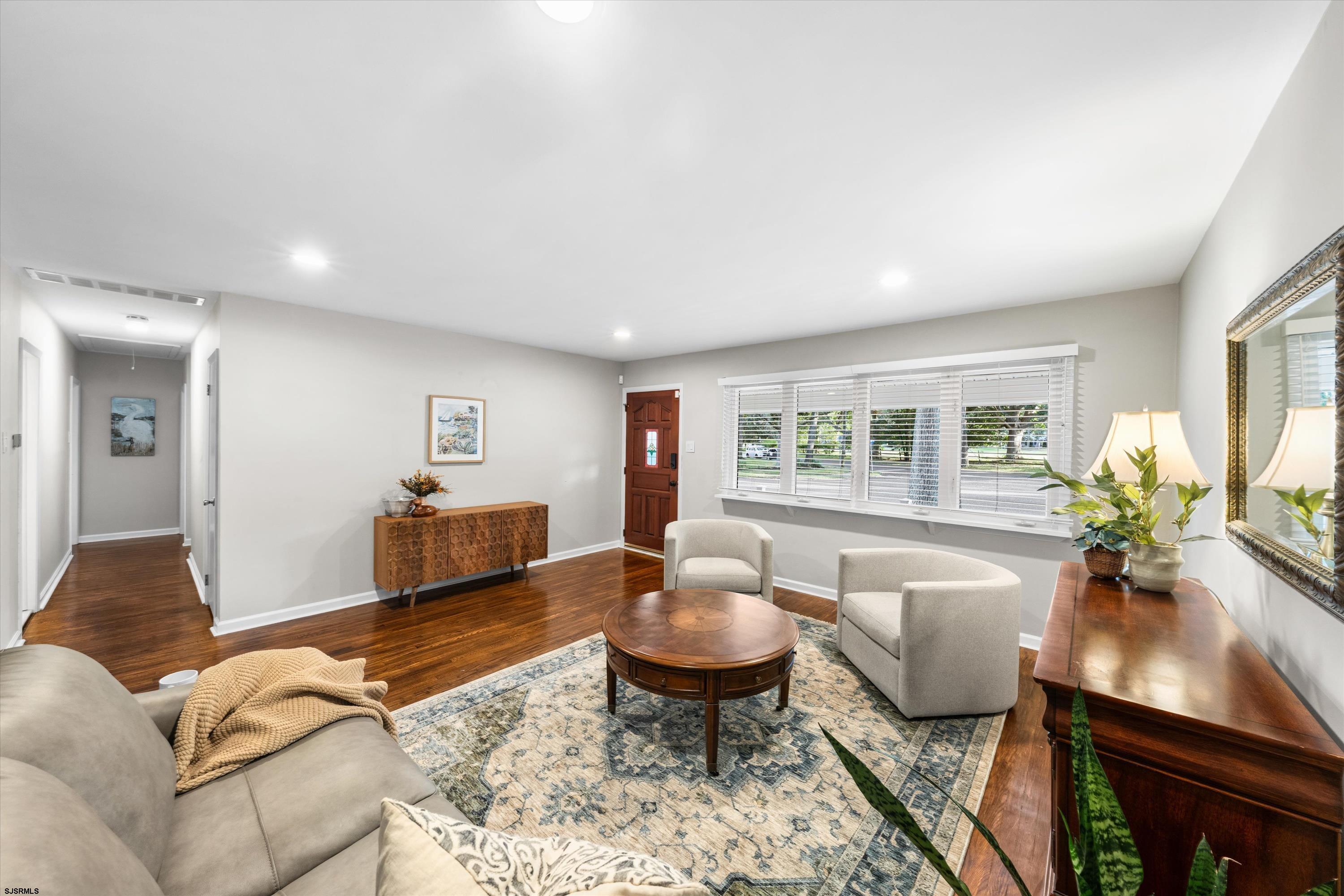 12 Dogwood Dr