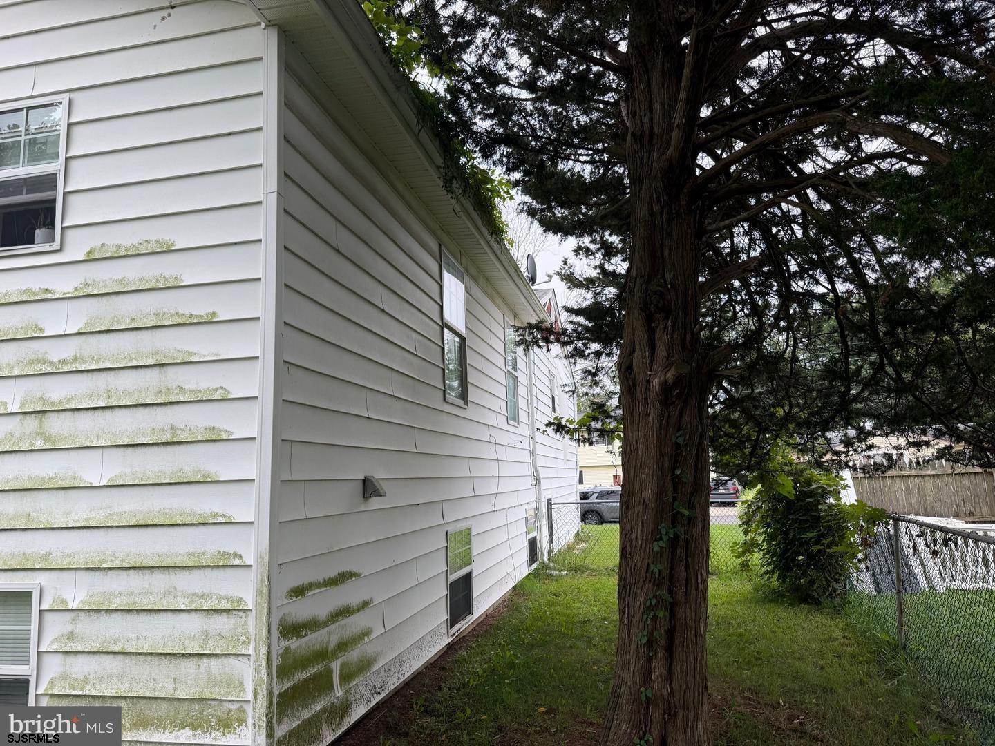 717 New Maple Road
