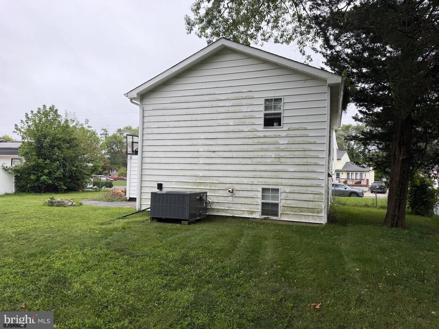 717 New Maple Road