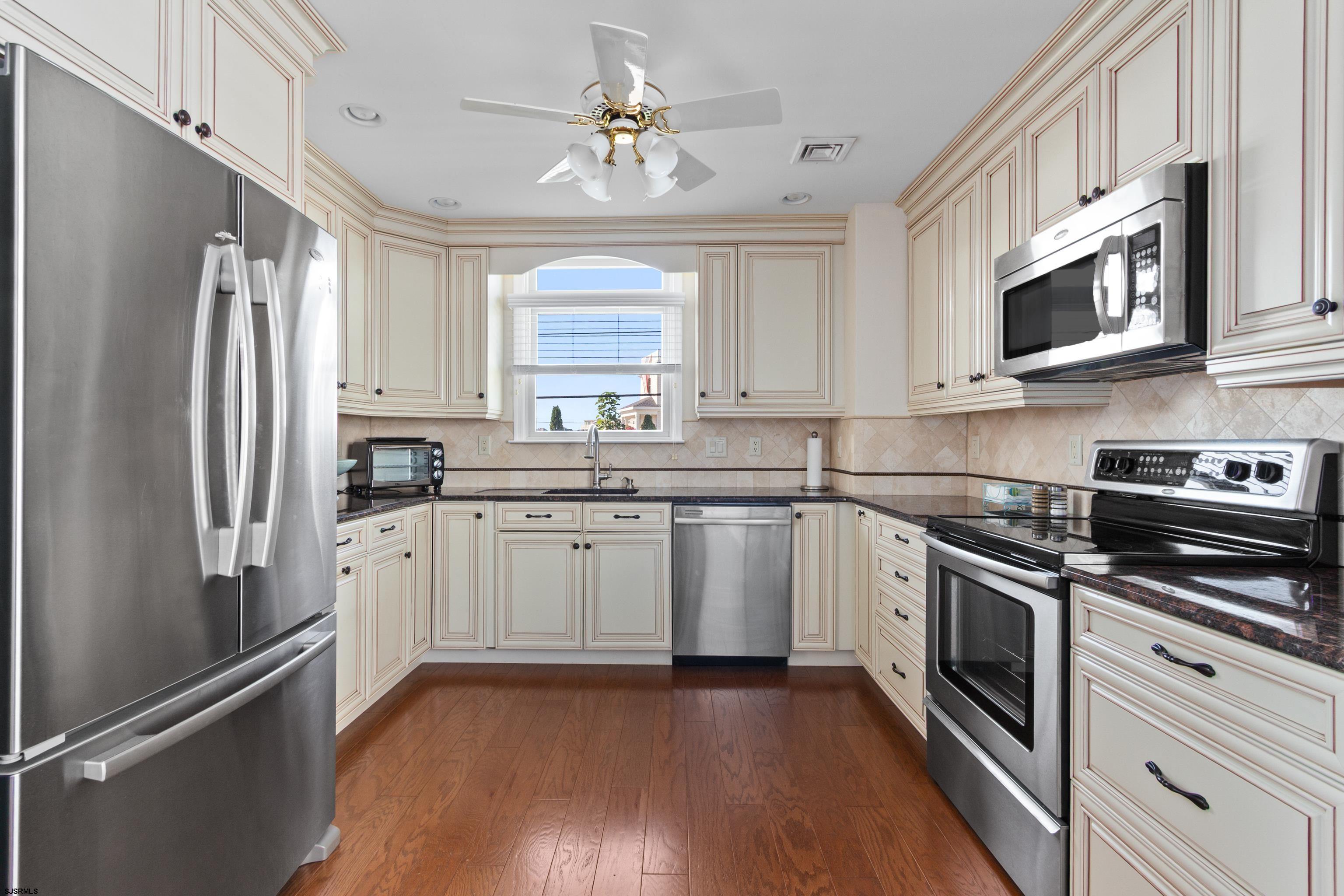 418 W Evans