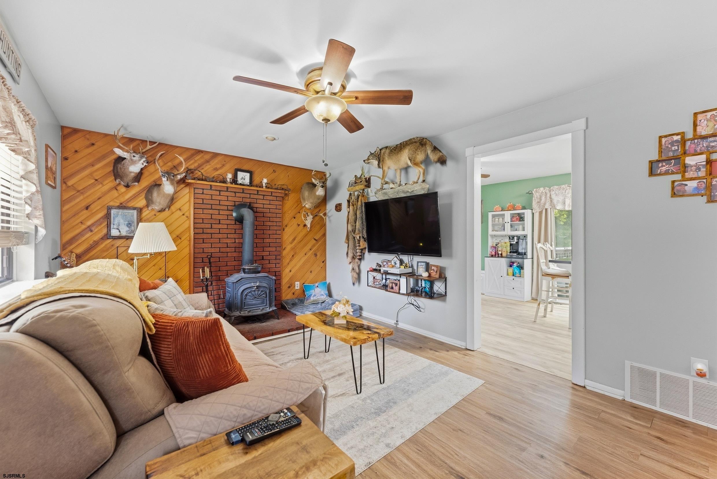 204 Sanford Ln