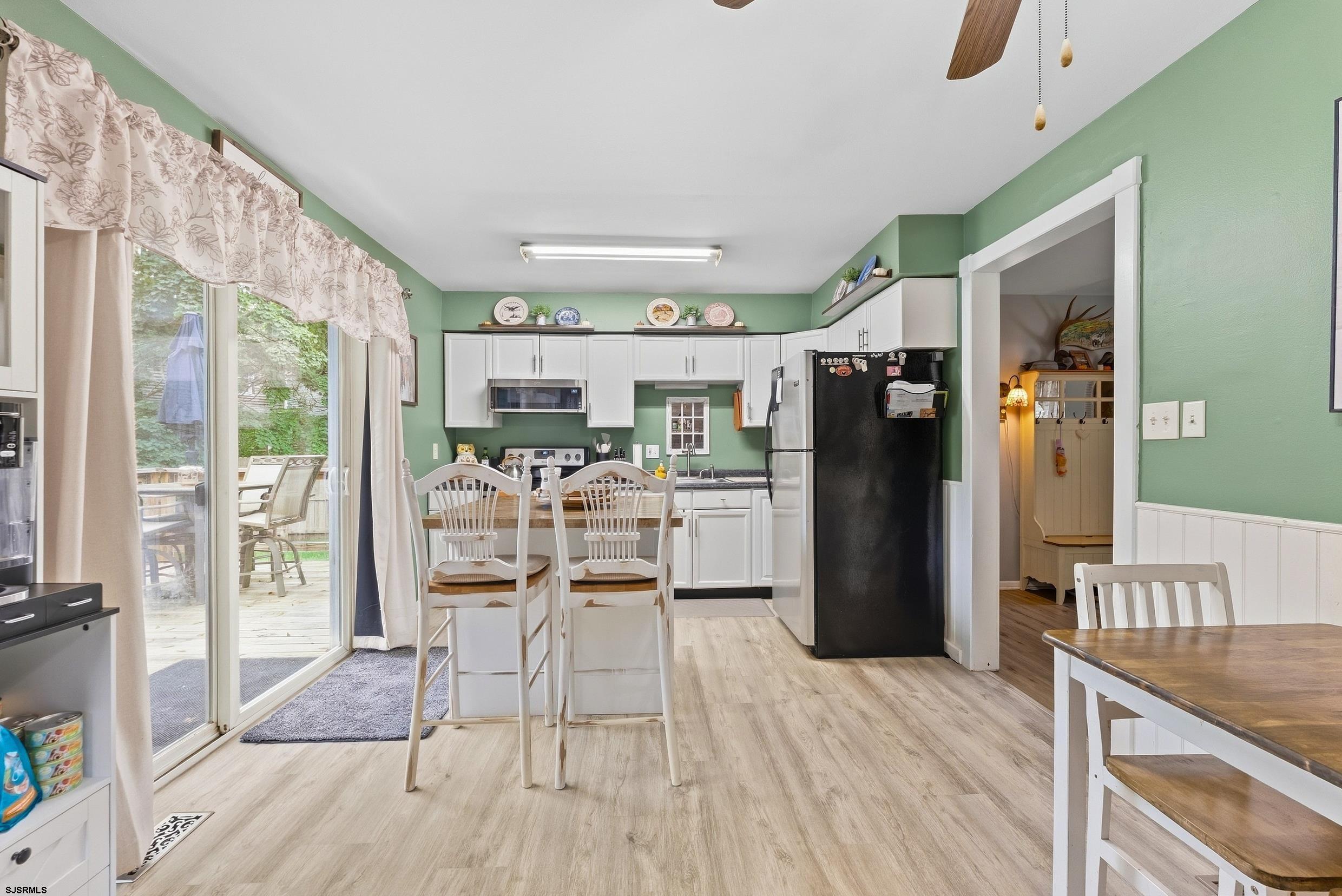 204 Sanford Ln