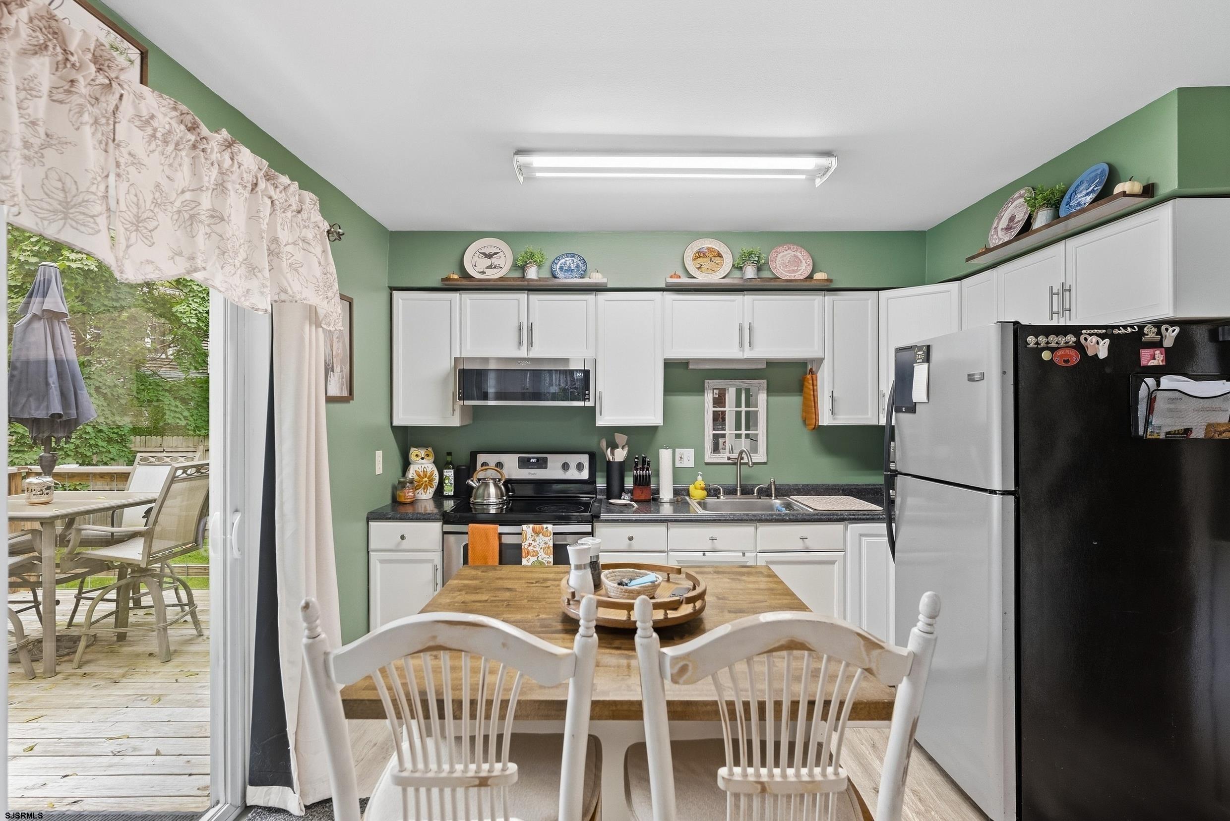 204 Sanford Ln