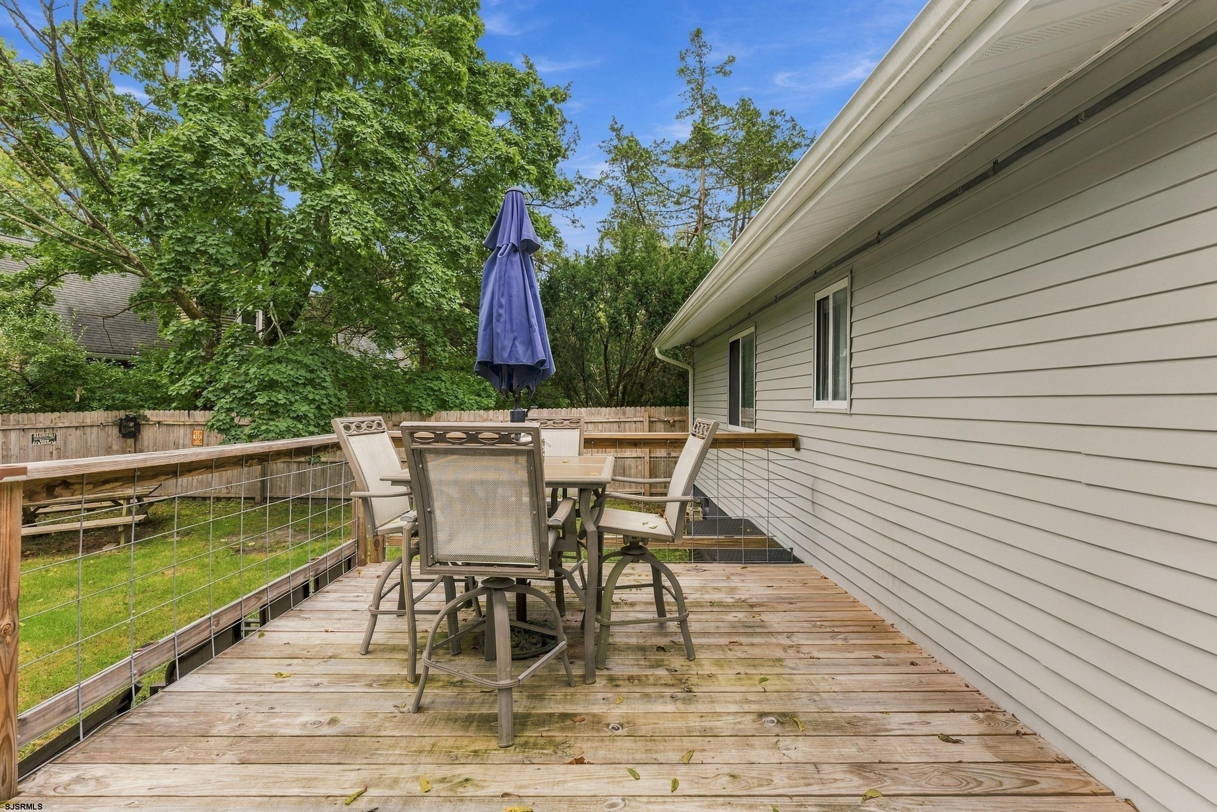 204 Sanford Ln