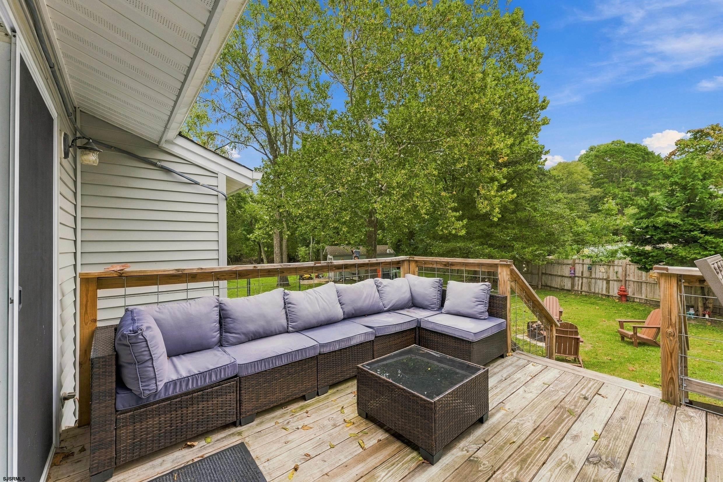 204 Sanford Ln
