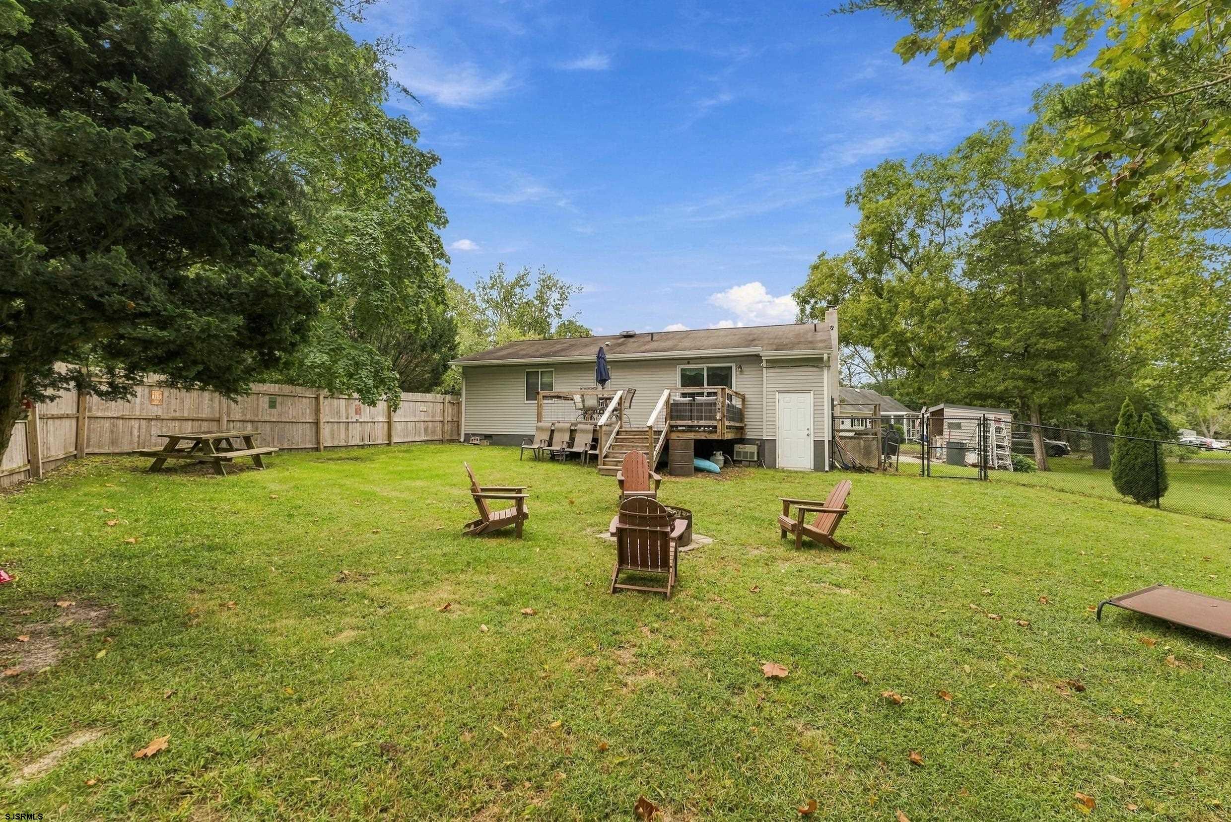 204 Sanford Ln