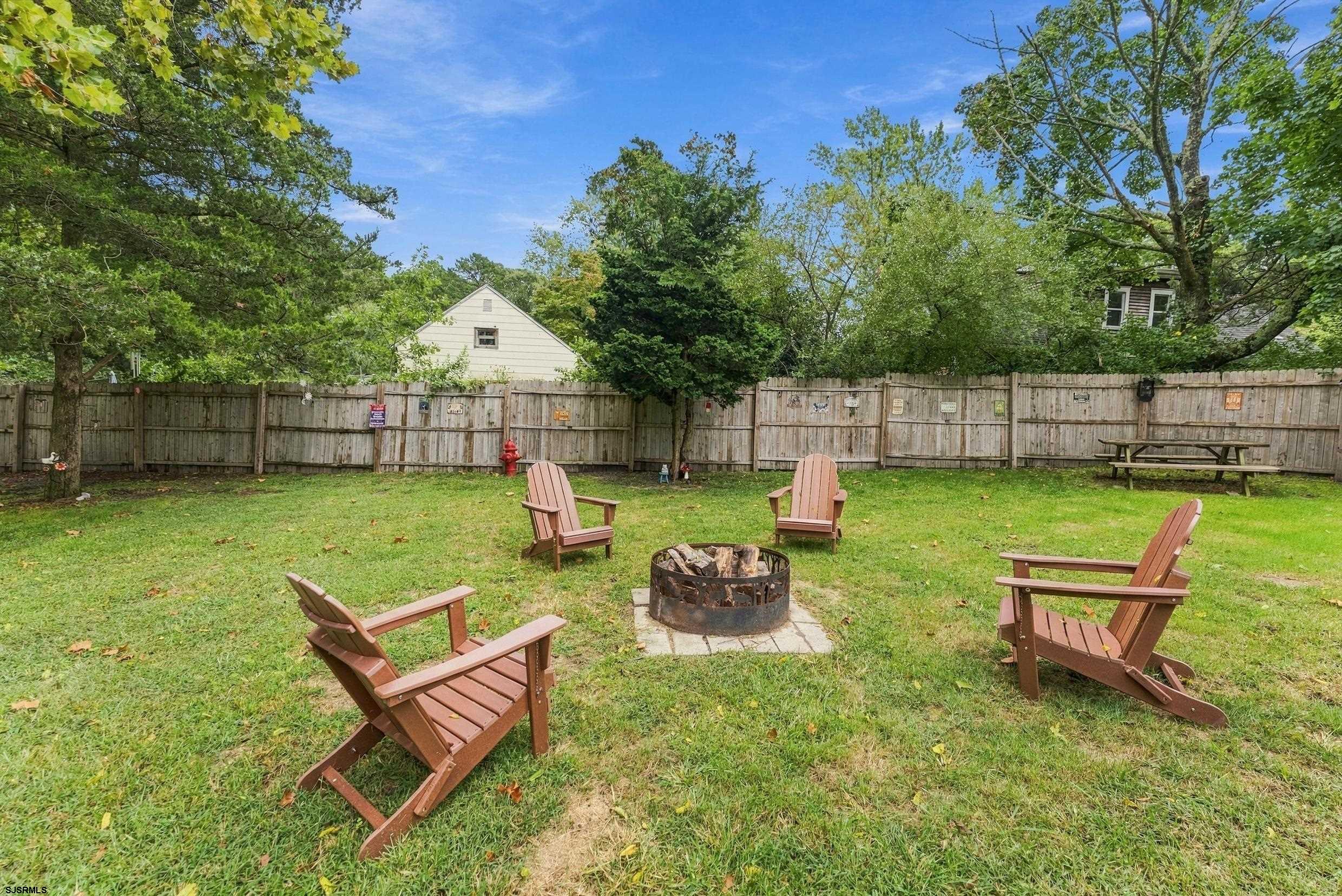 204 Sanford Ln