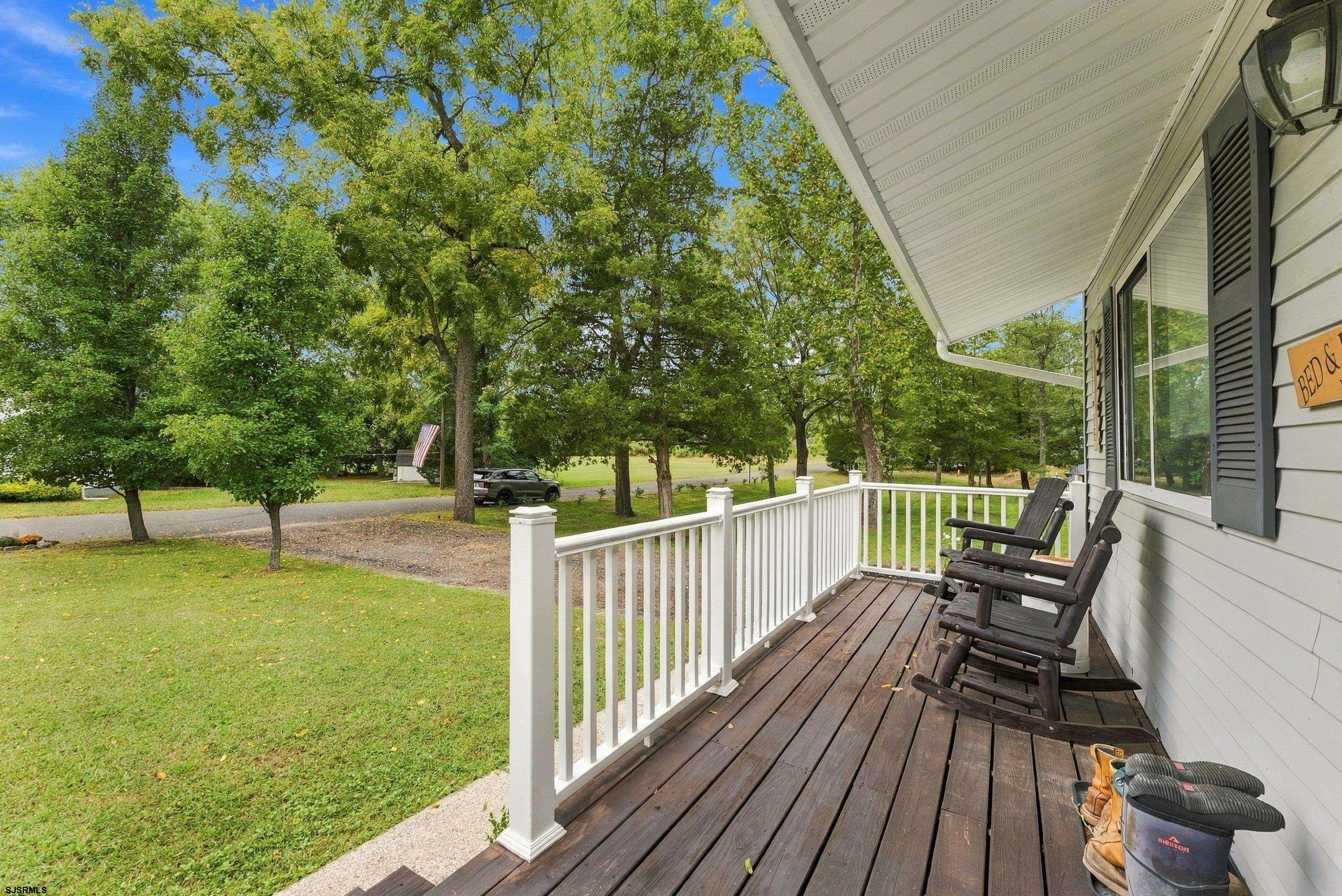 204 Sanford Ln