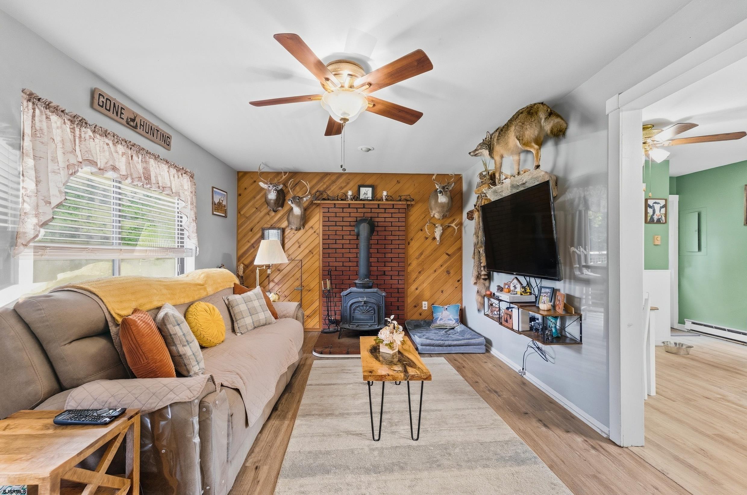 204 Sanford Ln