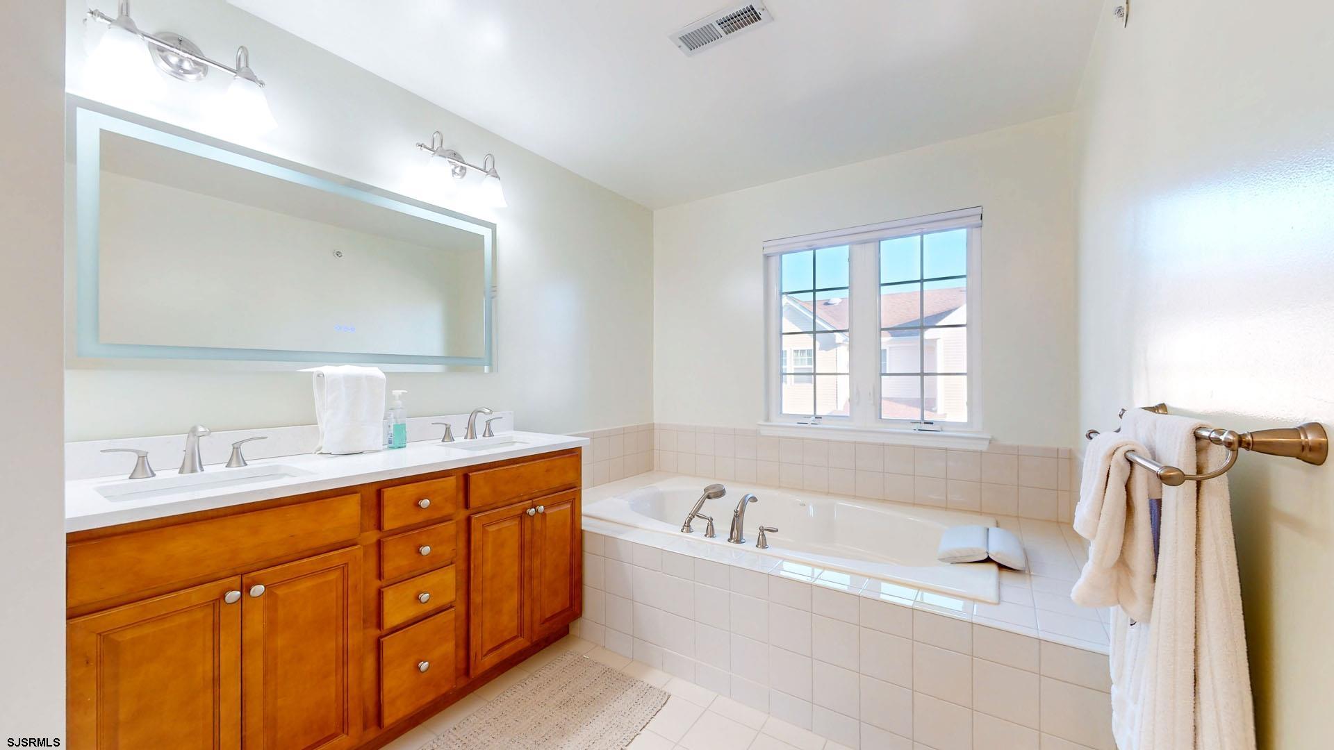 308 Sanderling Ln