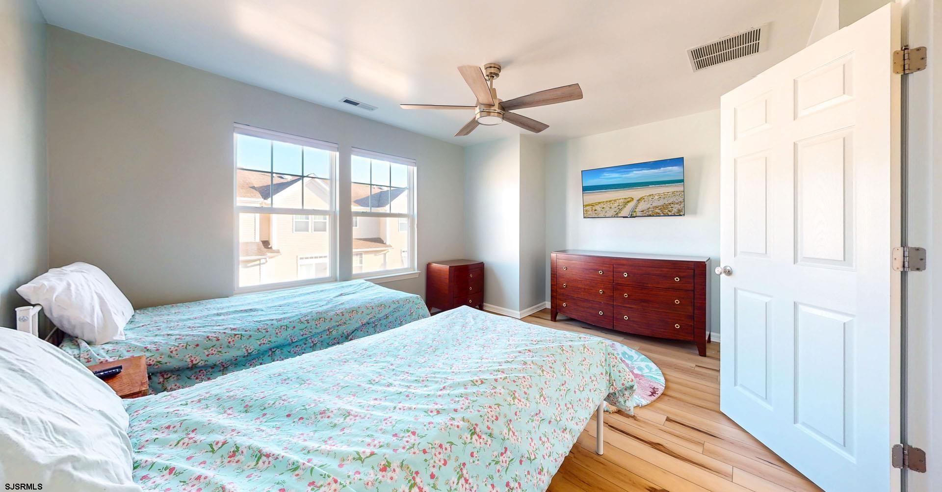308 Sanderling Ln