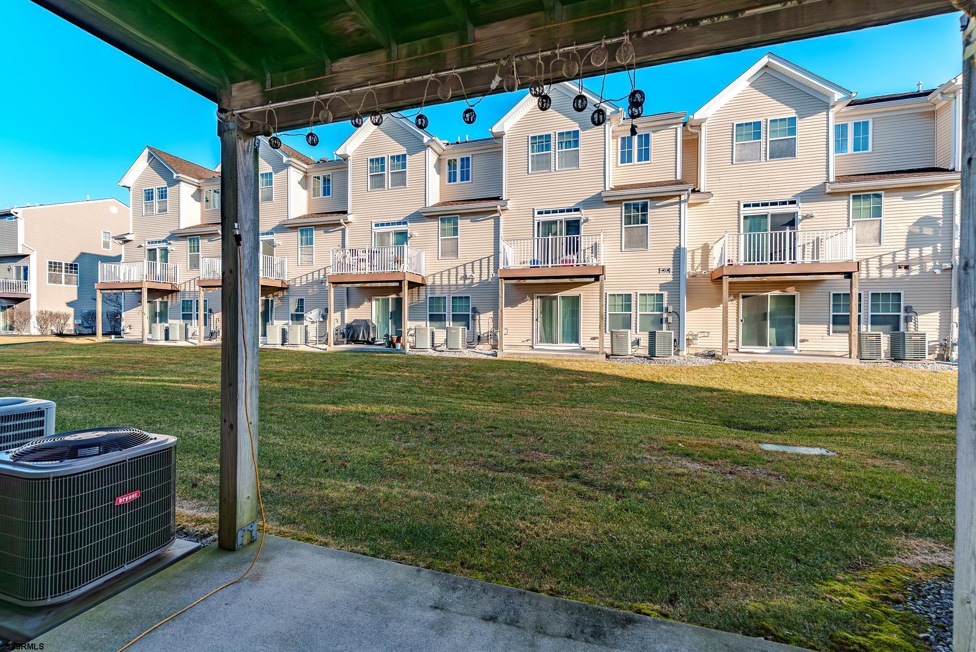 308 Sanderling Ln