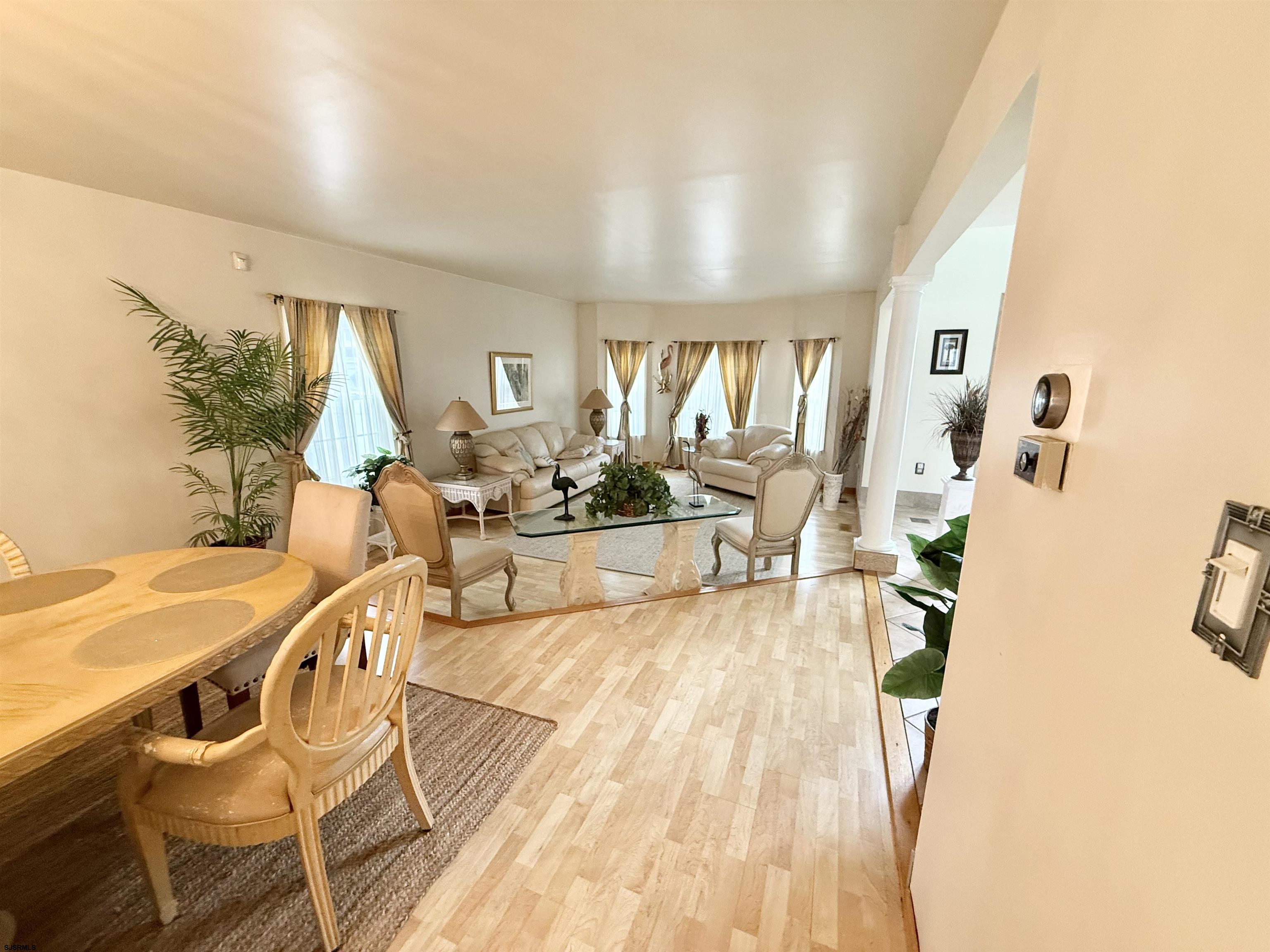 200 Creek Ct
