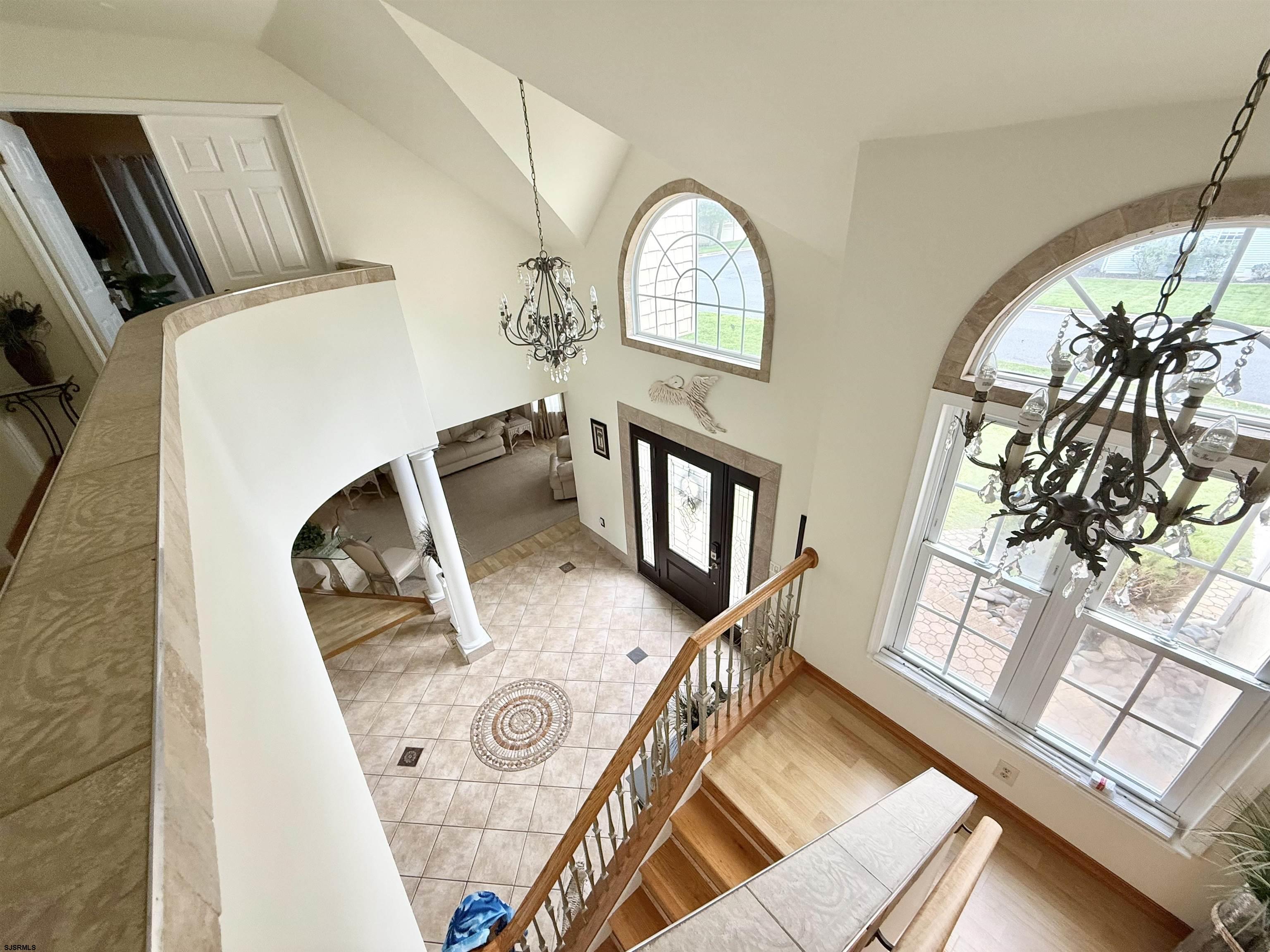 200 Creek Ct