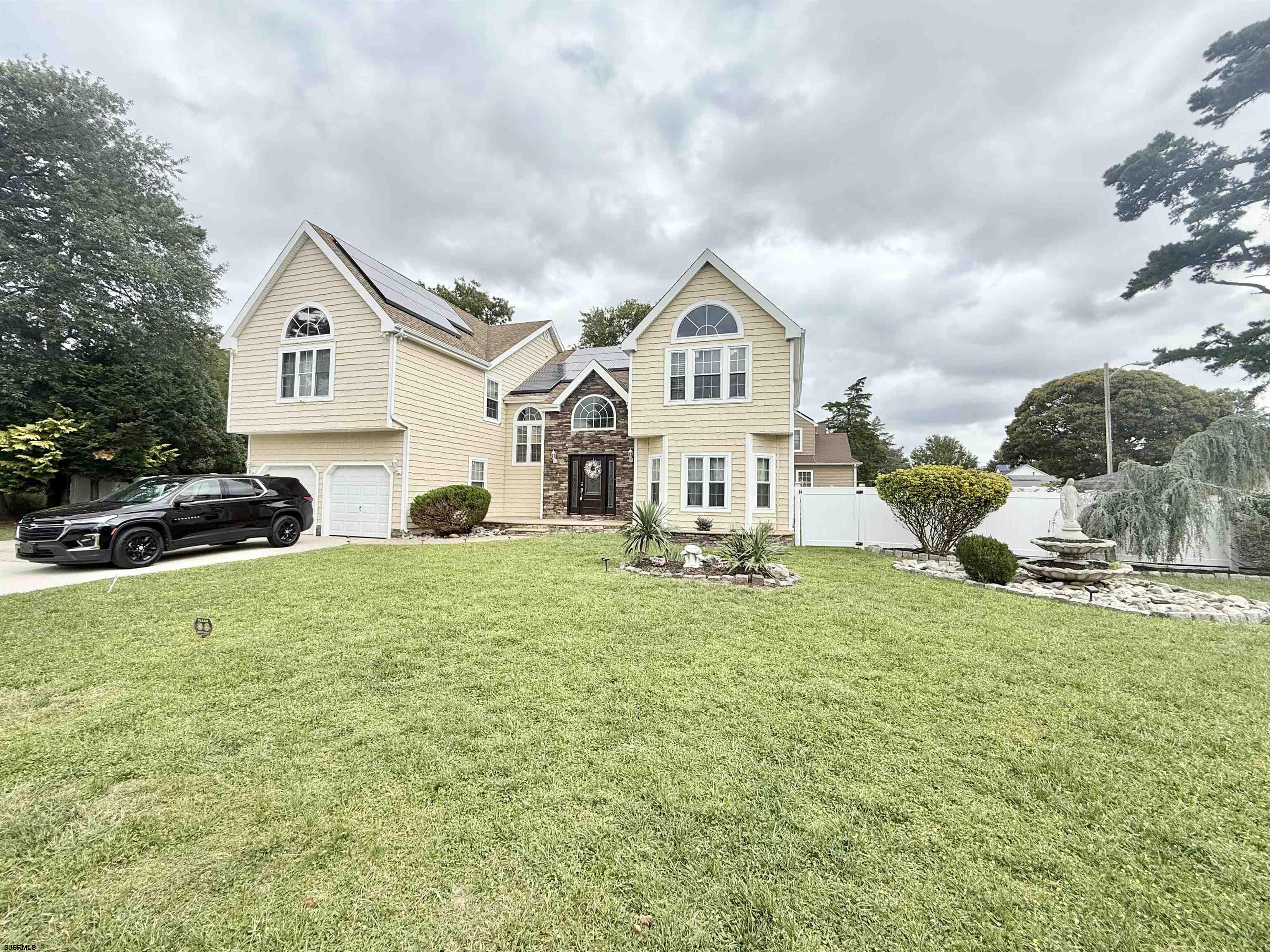 200 Creek Ct