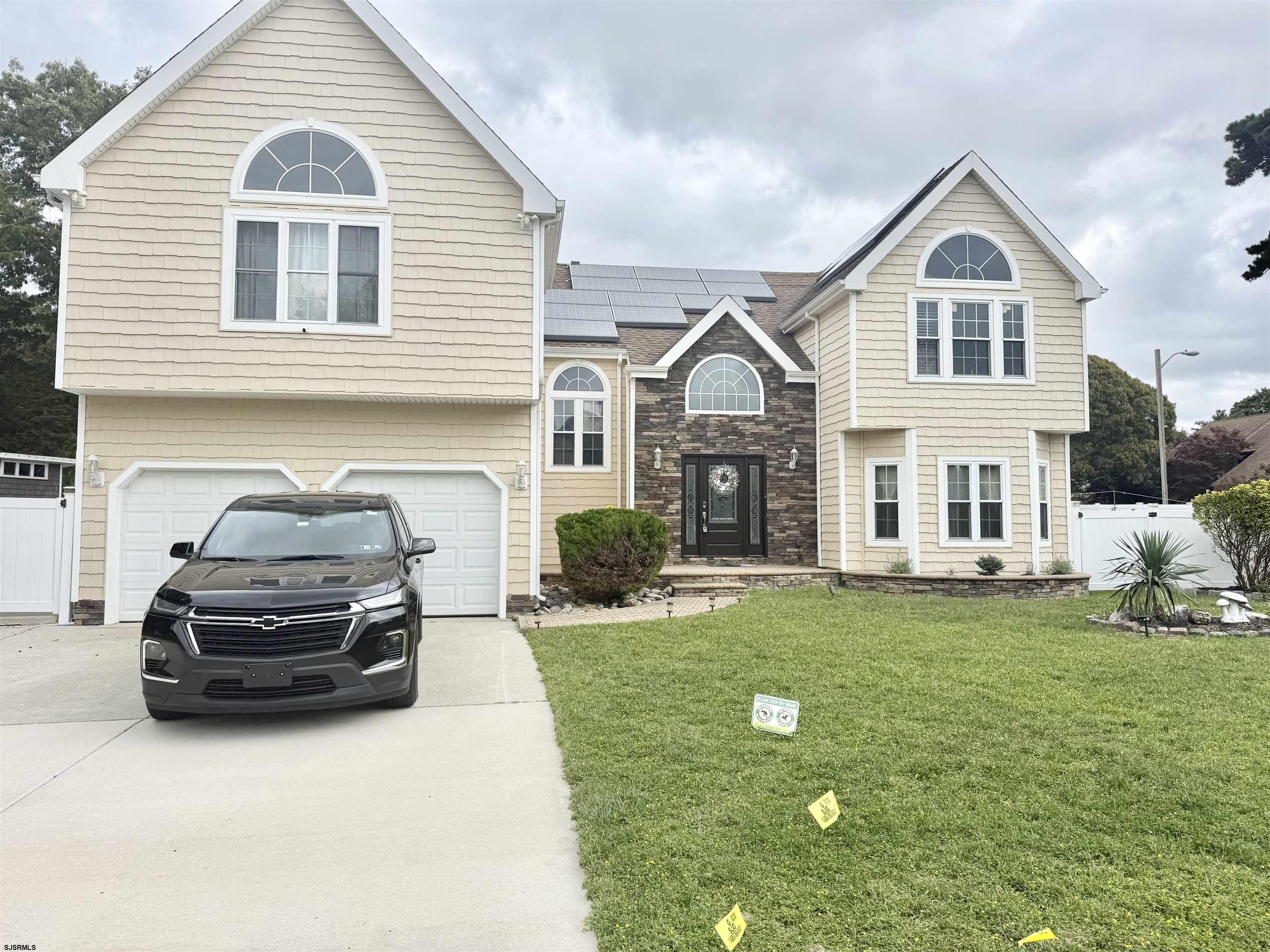 200 Creek Ct