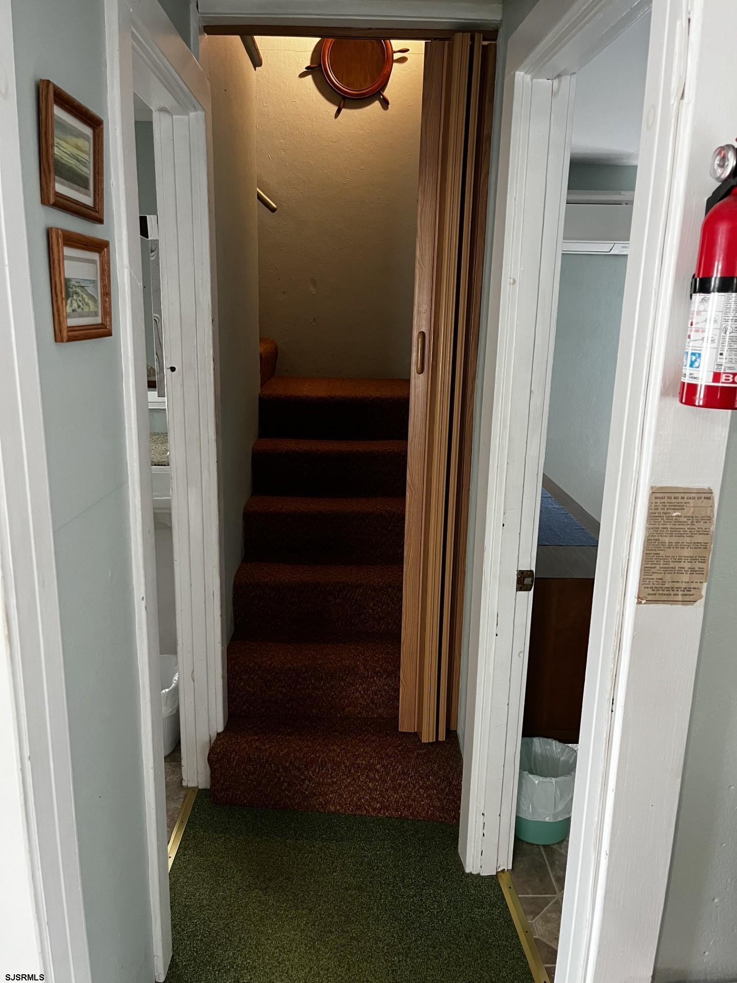 9 E Willard Avenue