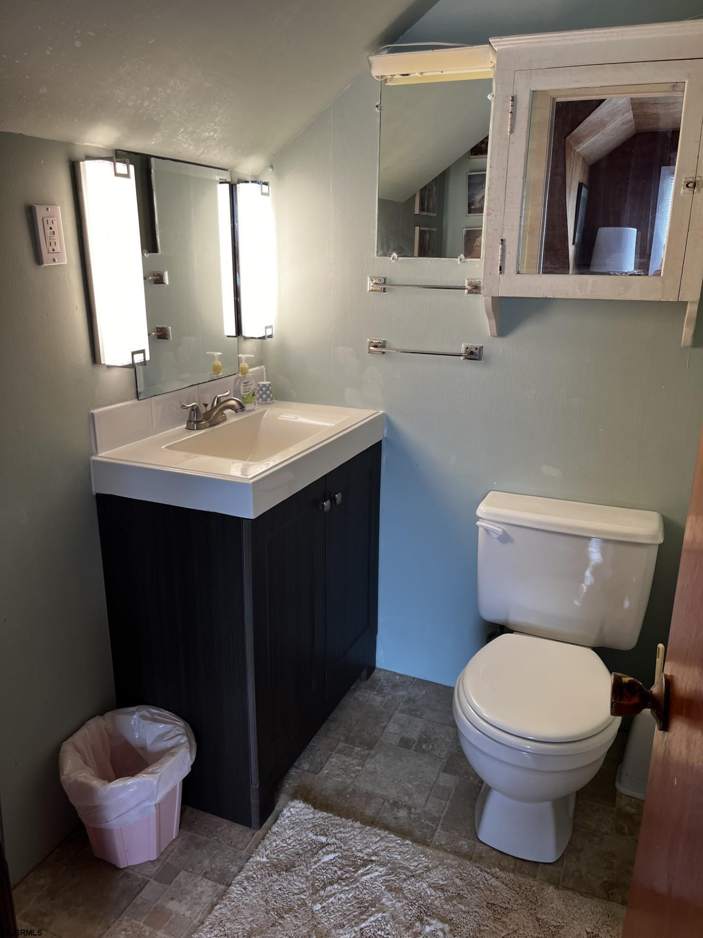 9 E Willard Avenue
