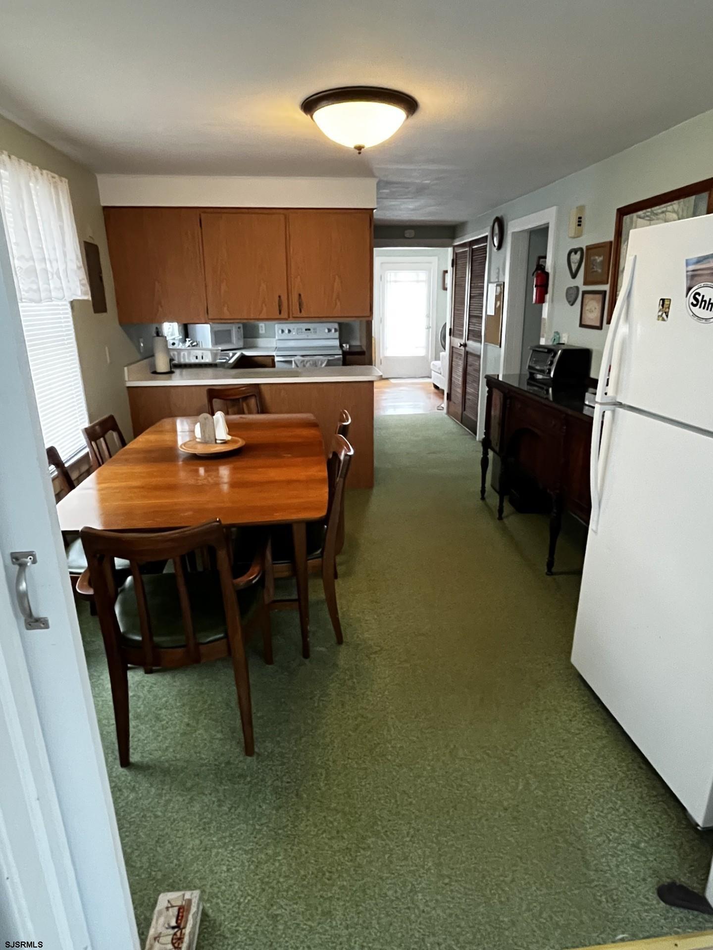 9 E Willard Avenue