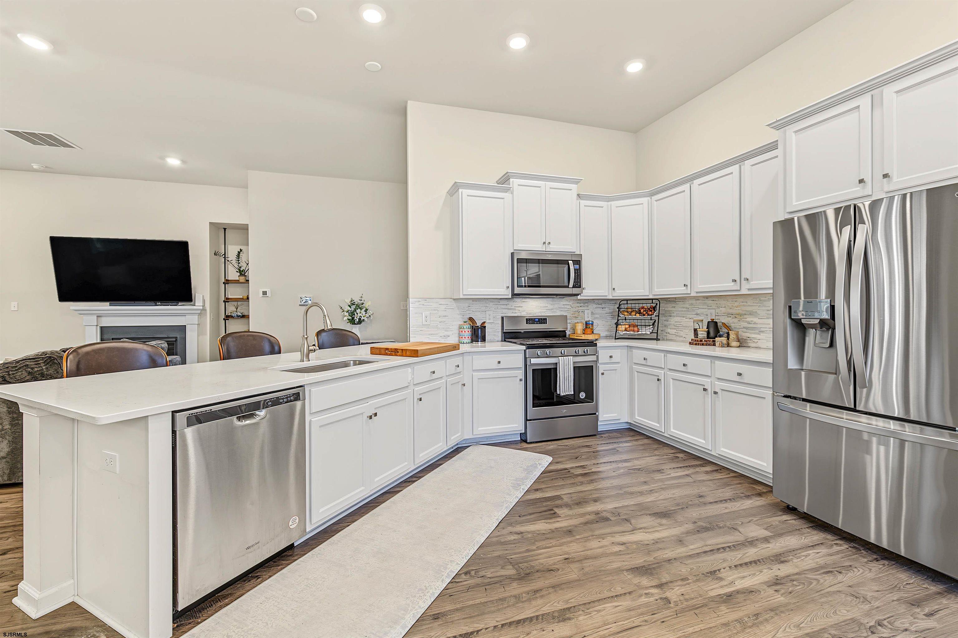 103 Laquinta Dr