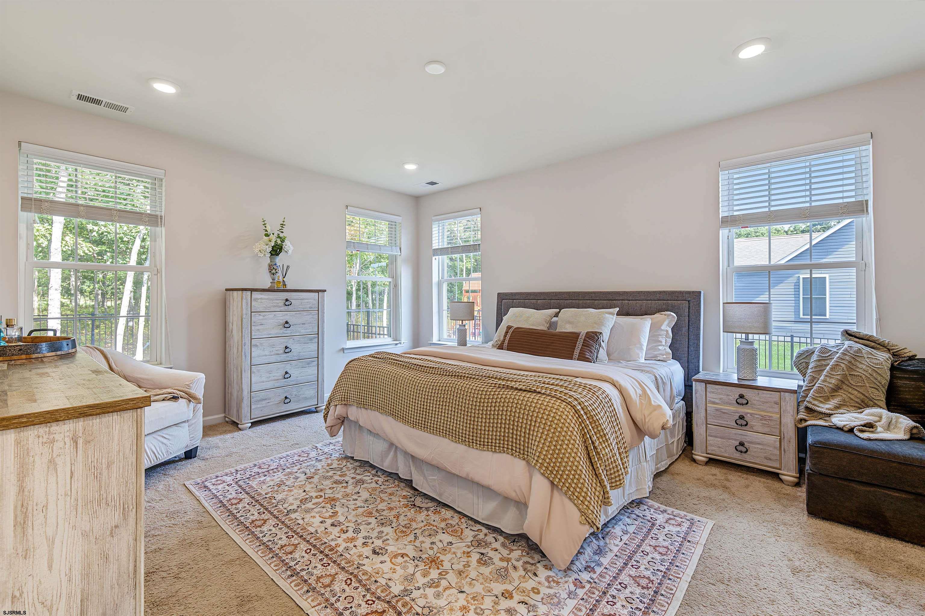 103 Laquinta Dr