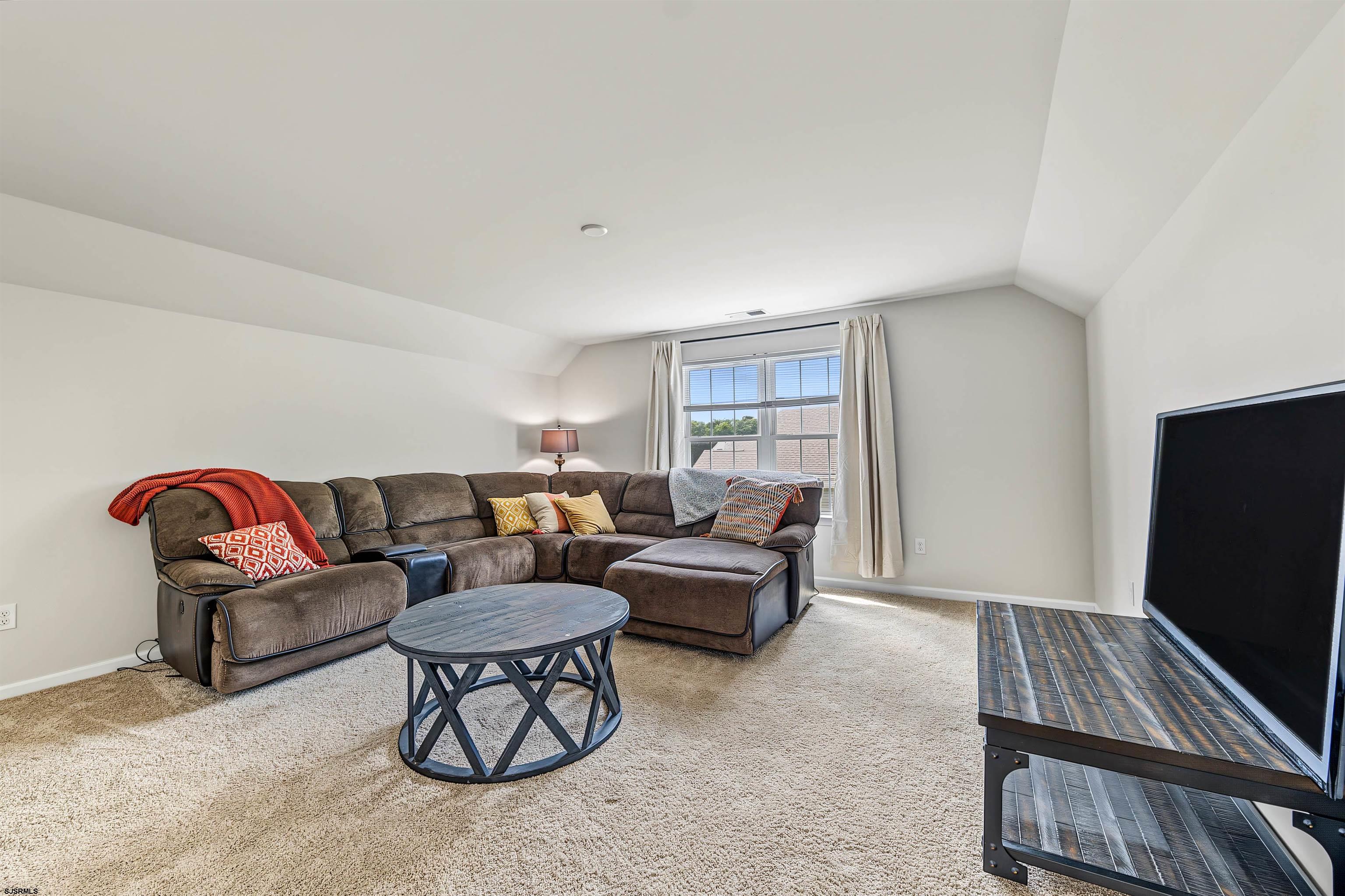 103 Laquinta Dr