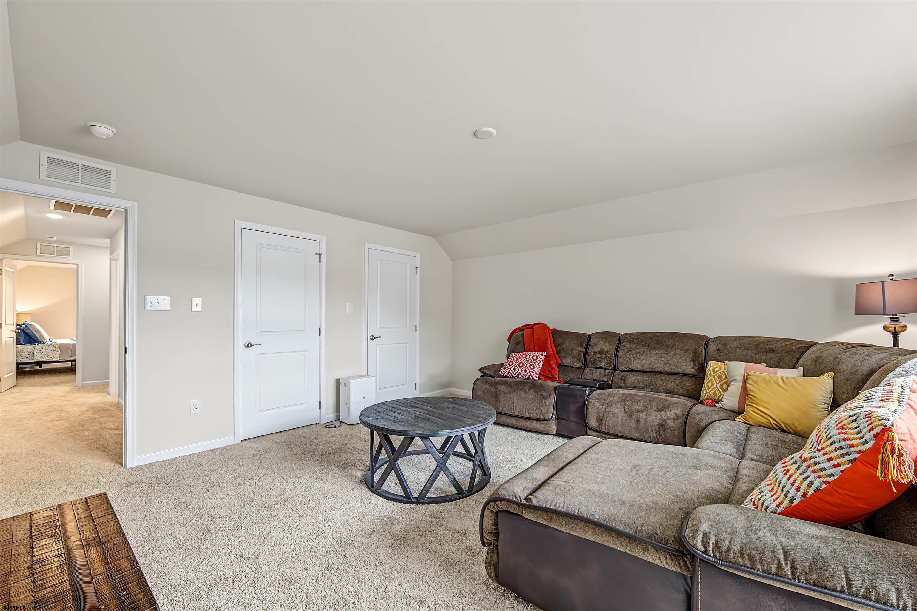 103 Laquinta Dr