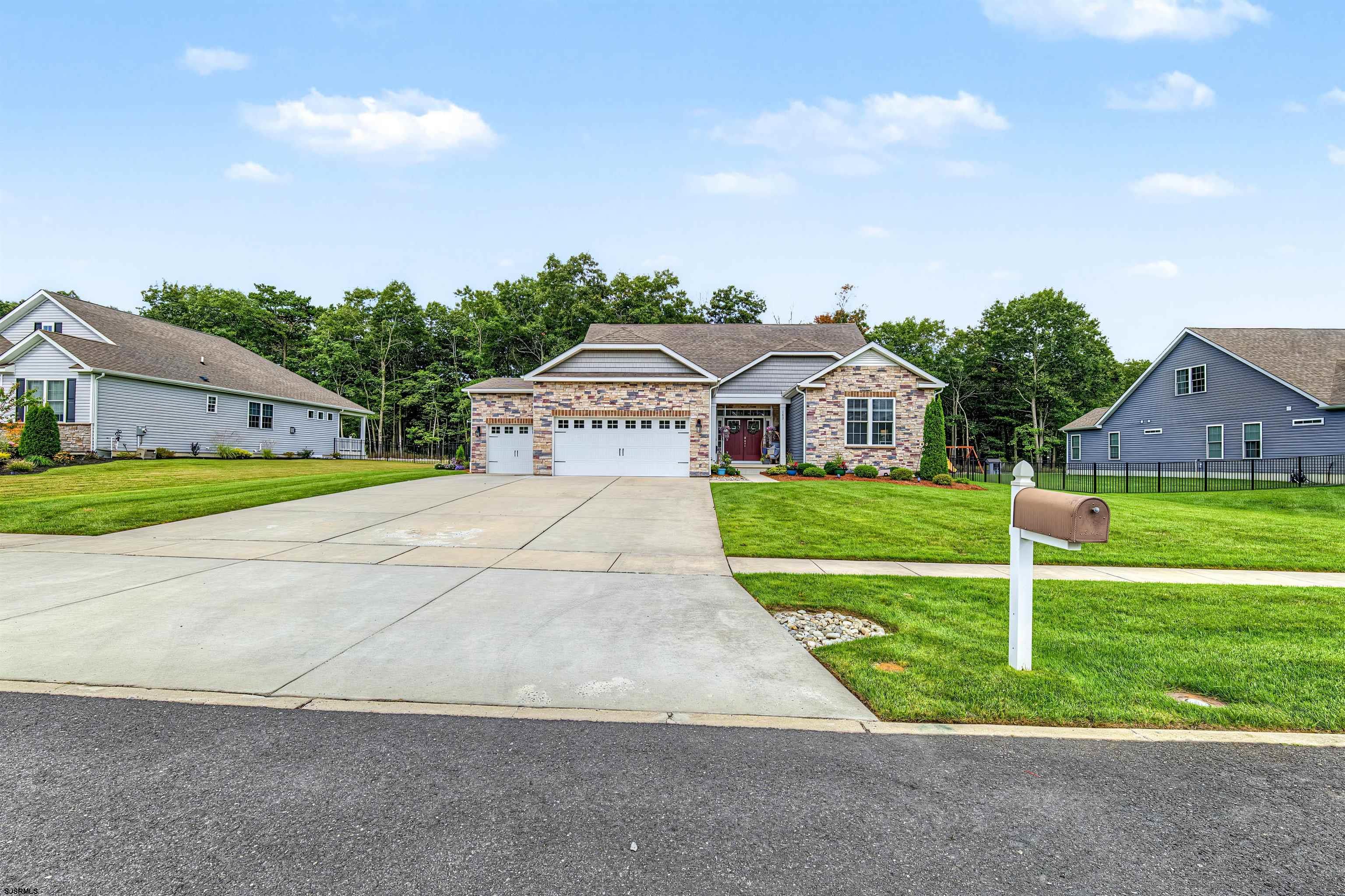 103 Laquinta Dr