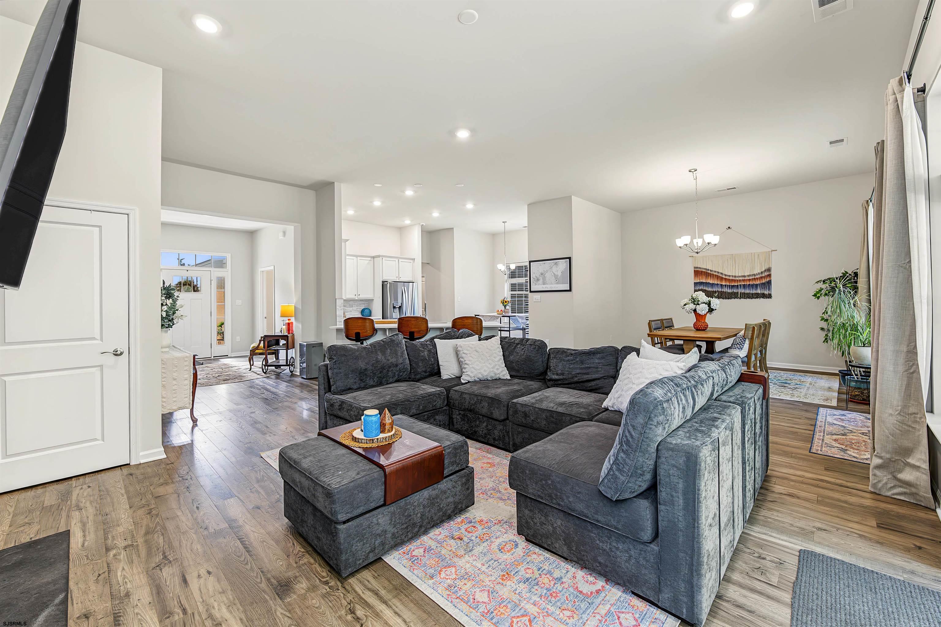 103 Laquinta Dr