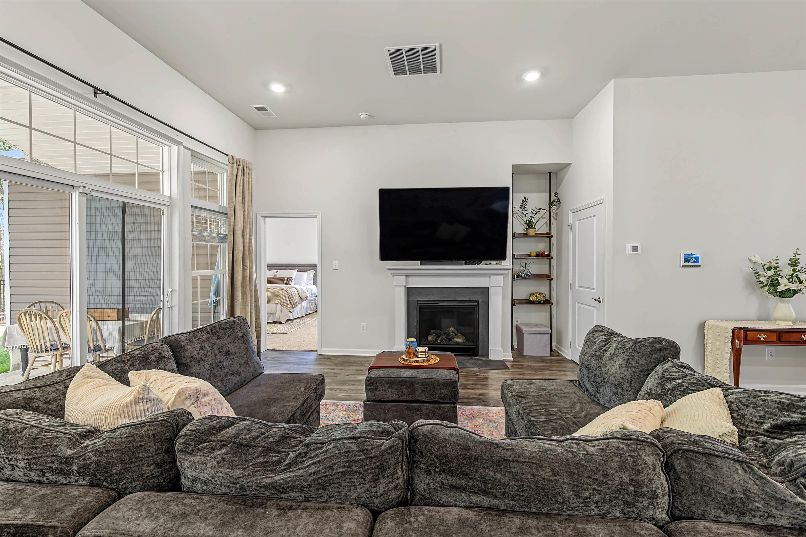 103 Laquinta Dr