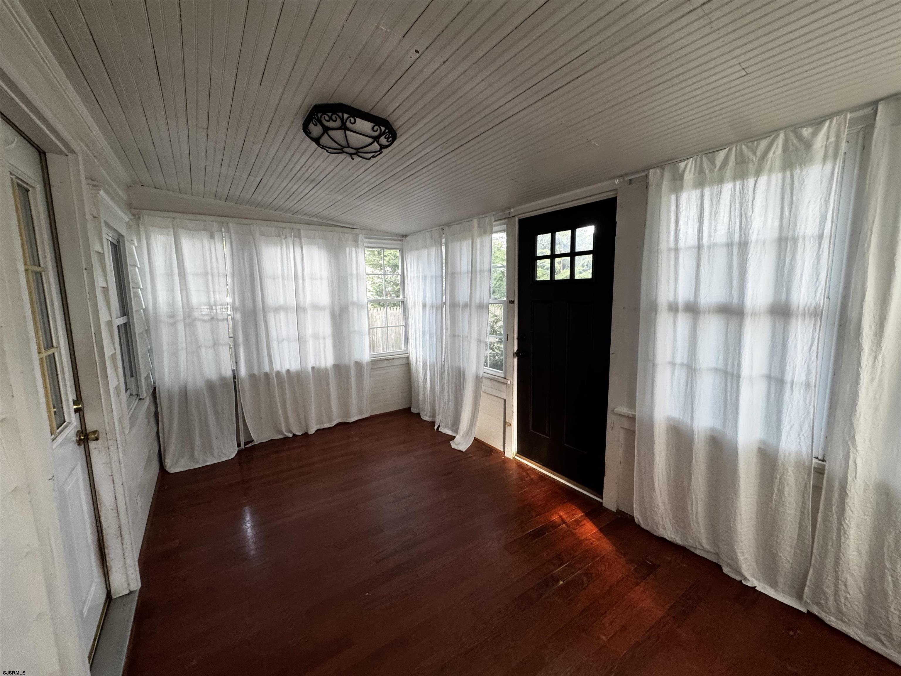 717 Fuae Avenue - Picture 4