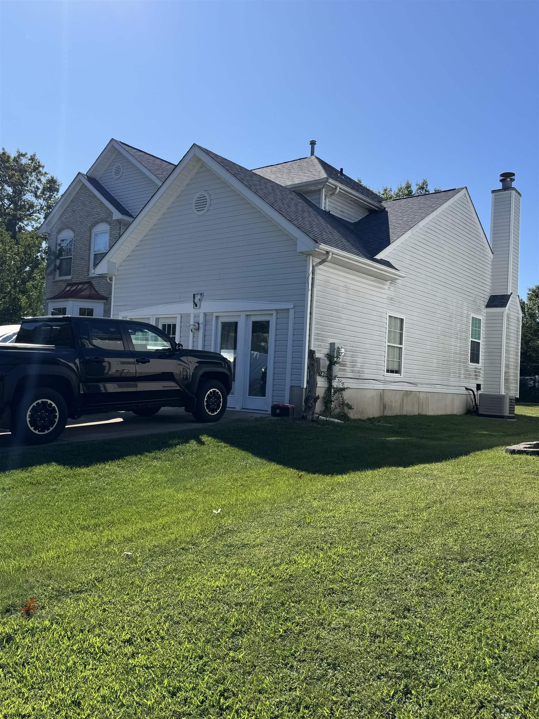 215 PEACH TREE LANE