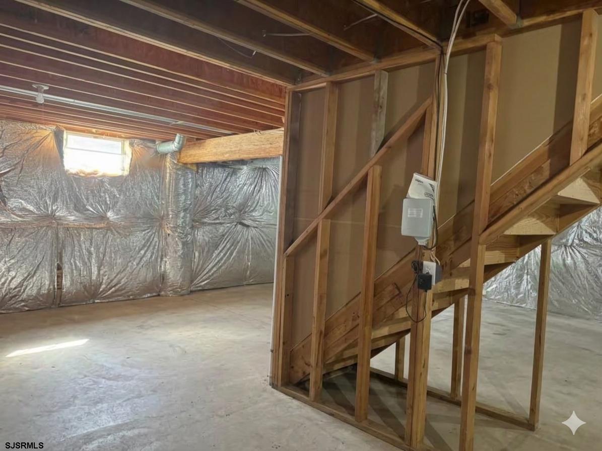 215 PEACH TREE LANE - Picture 3